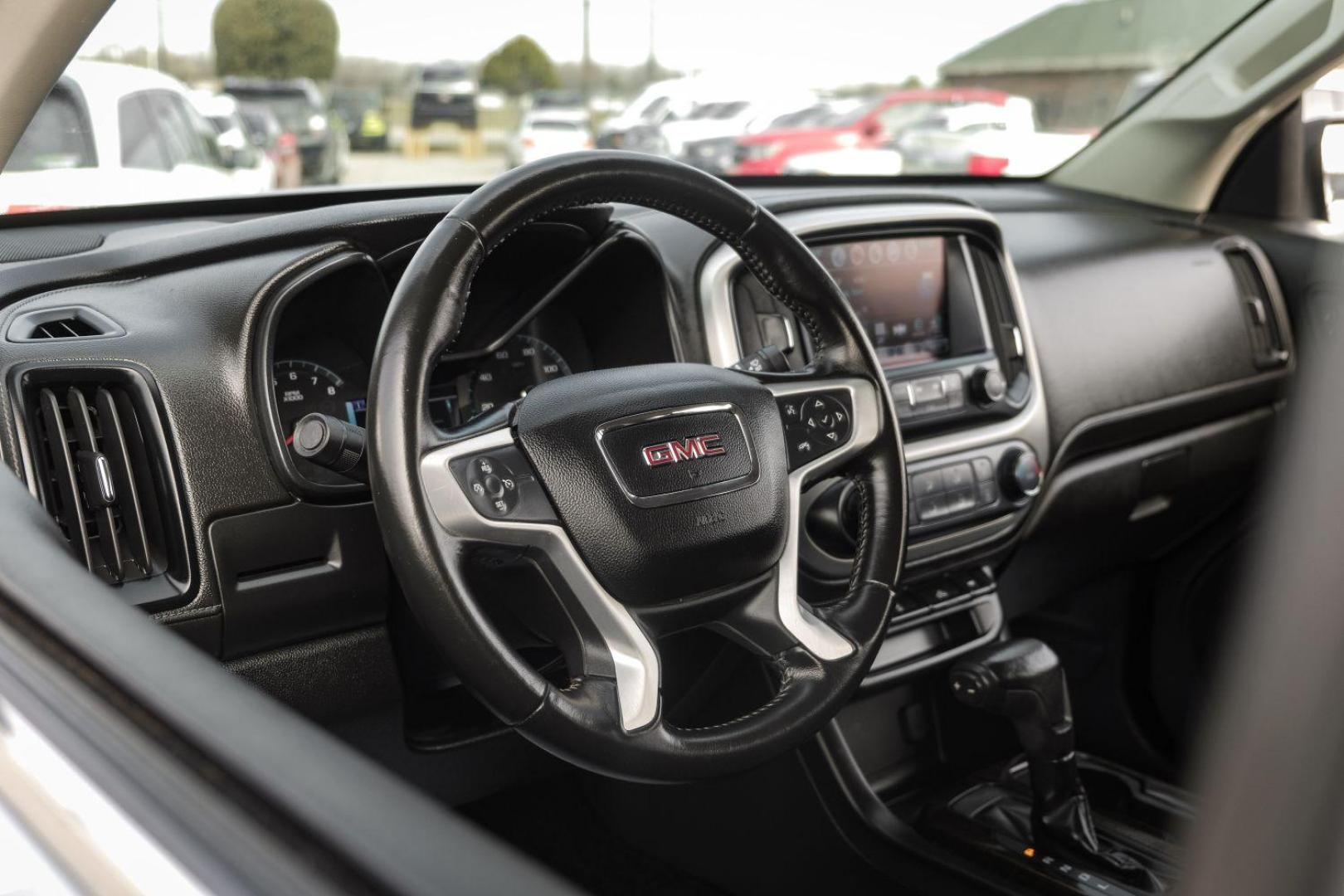 2018 SILVER GMC Canyon SLE Crew Cab 2WD (1GTG5CEN6J1) with an 3.6L V6 DOHC 24V engine, 6-Speed Automatic transmission, located at 2401 E Main St., Grand Prairie, TX, 75050, (972) 262-4440, 32.748981, -96.969643 - Photo#14