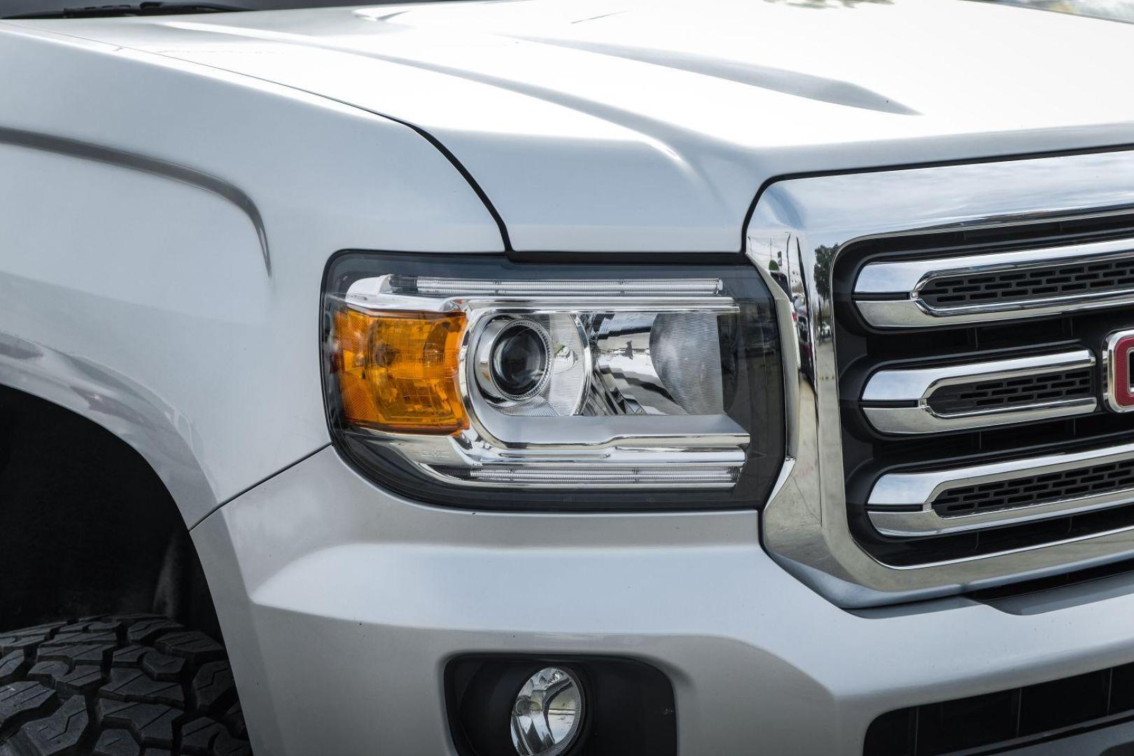 2018 SILVER GMC Canyon SLE Crew Cab 2WD (1GTG5CEN6J1) with an 3.6L V6 DOHC 24V engine, 6-Speed Automatic transmission, located at 2401 E Main St., Grand Prairie, TX, 75050, (972) 262-4440, 32.748981, -96.969643 - Photo#40