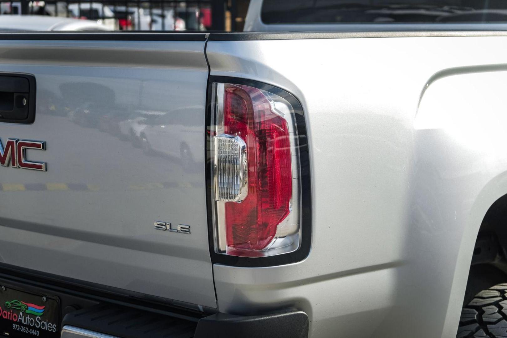 2018 SILVER GMC Canyon SLE Crew Cab 2WD (1GTG5CEN6J1) with an 3.6L V6 DOHC 24V engine, 6-Speed Automatic transmission, located at 2401 E Main St., Grand Prairie, TX, 75050, (972) 262-4440, 32.748981, -96.969643 - Photo#43