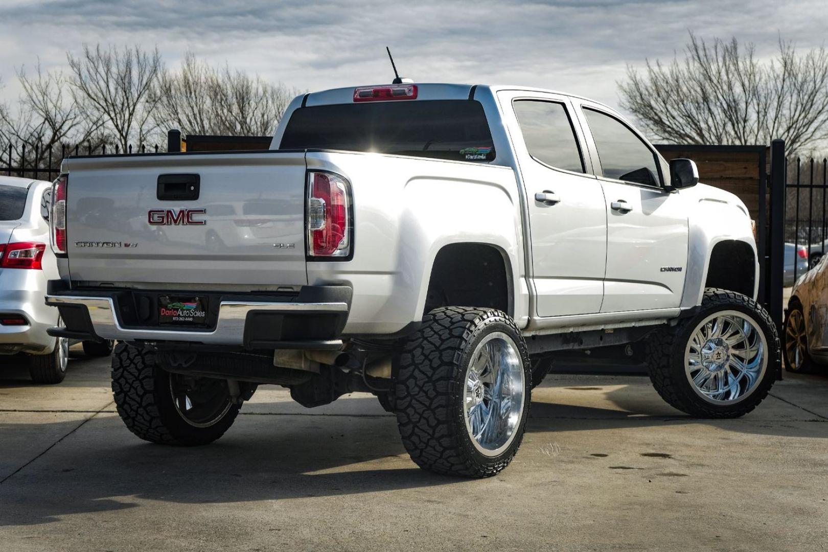 2018 SILVER GMC Canyon SLE Crew Cab 2WD (1GTG5CEN6J1) with an 3.6L V6 DOHC 24V engine, 6-Speed Automatic transmission, located at 2401 E Main St., Grand Prairie, TX, 75050, (972) 262-4440, 32.748981, -96.969643 - Photo#5