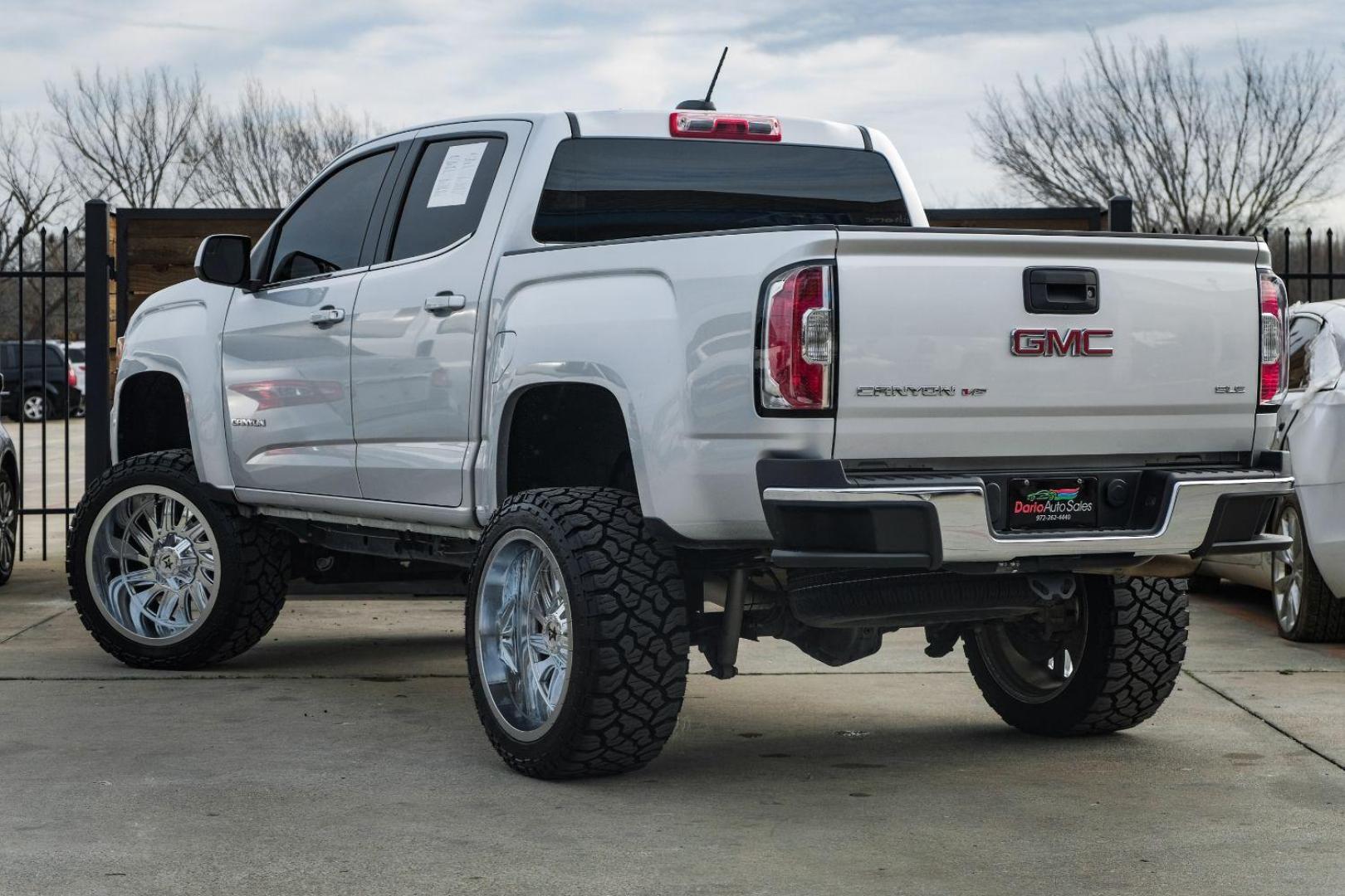 2018 SILVER GMC Canyon SLE Crew Cab 2WD (1GTG5CEN6J1) with an 3.6L V6 DOHC 24V engine, 6-Speed Automatic transmission, located at 2401 E Main St., Grand Prairie, TX, 75050, (972) 262-4440, 32.748981, -96.969643 - Photo#7