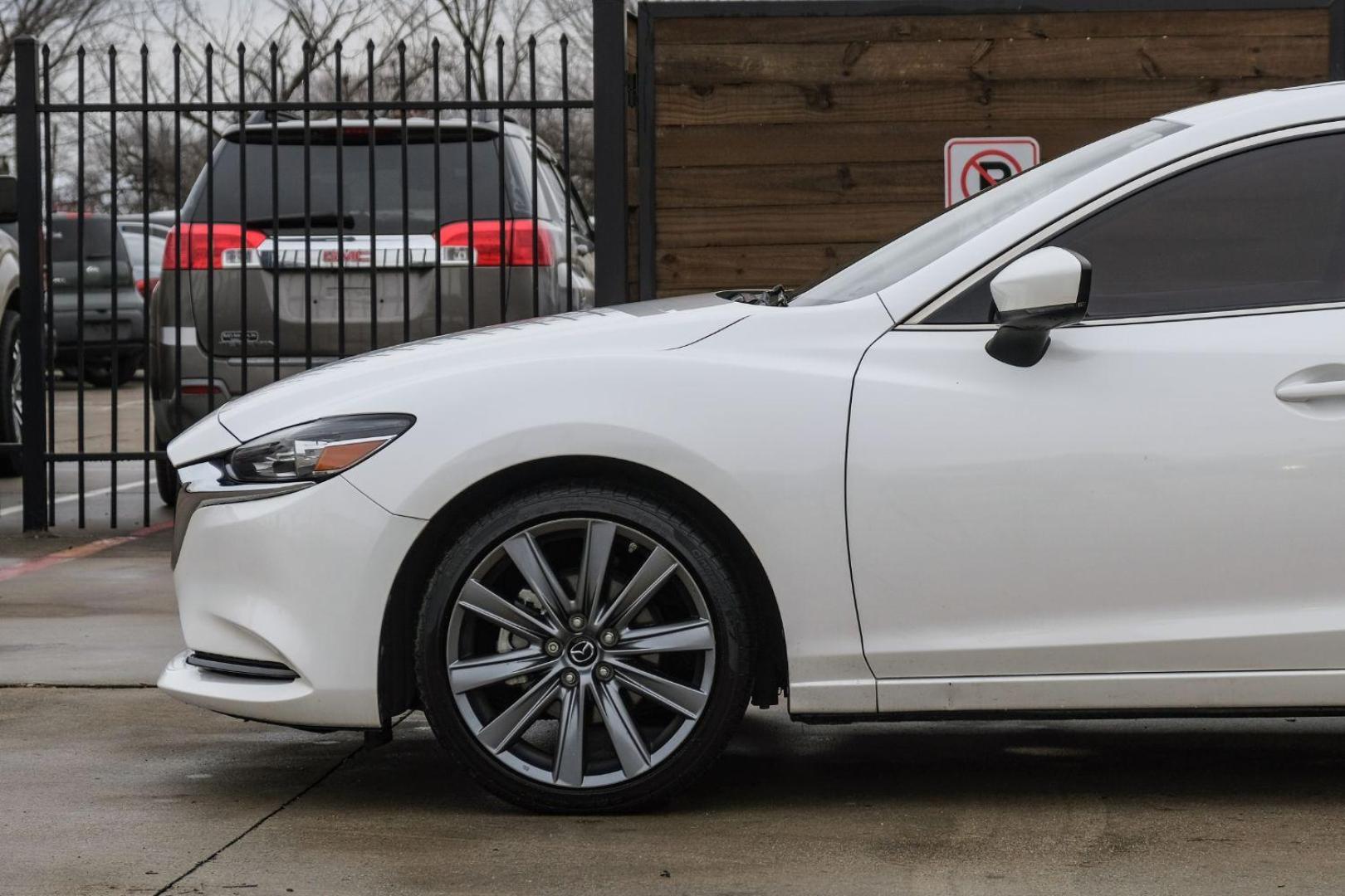 2018 WHITE Mazda MAZDA6 Touring 6A (JM1GL1VM9J1) with an 2.5L L4 DOHC 16V engine, 6-Speed Automatic transmission, located at 2401 E Main St., Grand Prairie, TX, 75050, (972) 262-4440, 32.748981, -96.969643 - Photo#9