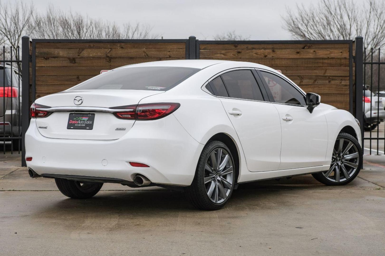 2018 WHITE Mazda MAZDA6 Touring 6A (JM1GL1VM9J1) with an 2.5L L4 DOHC 16V engine, 6-Speed Automatic transmission, located at 2401 E Main St., Grand Prairie, TX, 75050, (972) 262-4440, 32.748981, -96.969643 - Photo#5