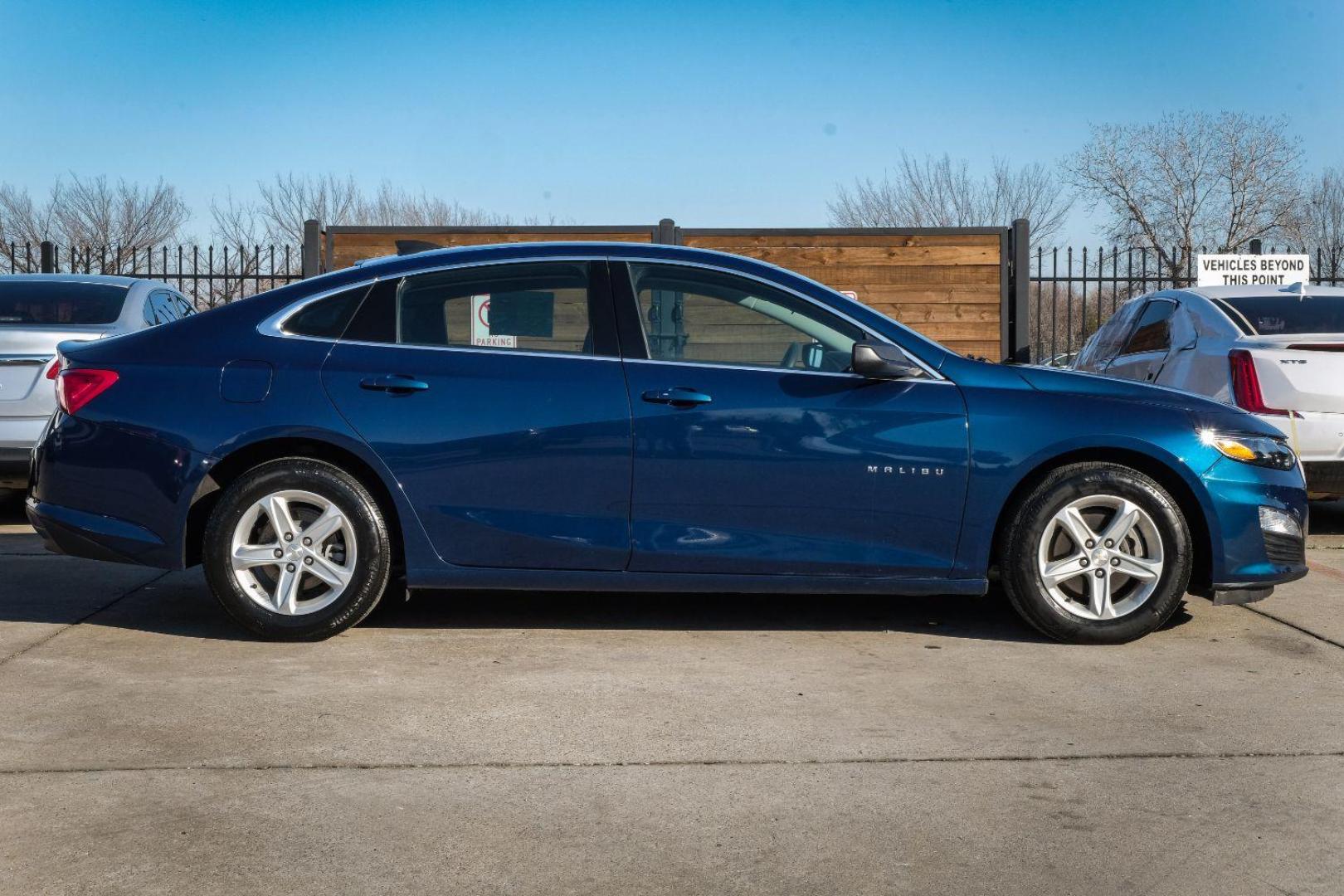 2019 BLUE Chevrolet Malibu 1FL (1G1ZC5ST0KF) with an 1.5L L4 DOHC 16V engine, 6-Speed Automatic transmission, located at 2401 E Main St., Grand Prairie, TX, 75050, (972) 262-4440, 32.748981, -96.969643 - Photo#4