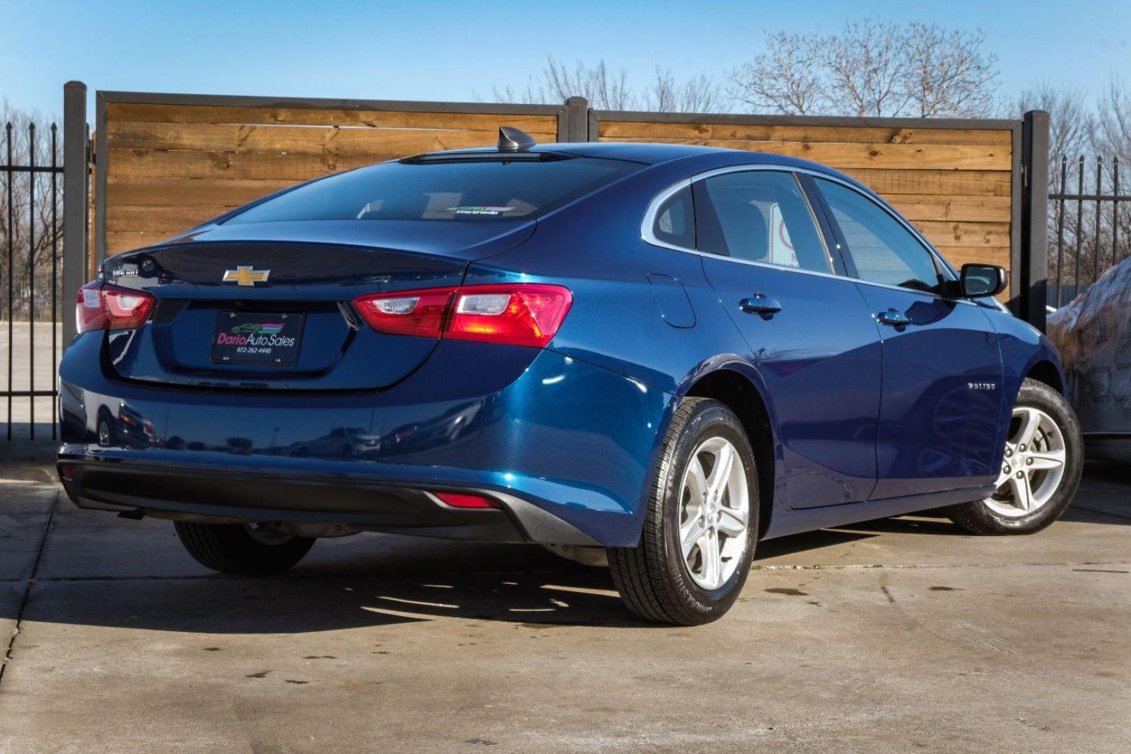 2019 BLUE Chevrolet Malibu 1FL (1G1ZC5ST0KF) with an 1.5L L4 DOHC 16V engine, 6-Speed Automatic transmission, located at 2401 E Main St., Grand Prairie, TX, 75050, (972) 262-4440, 32.748981, -96.969643 - Photo#5