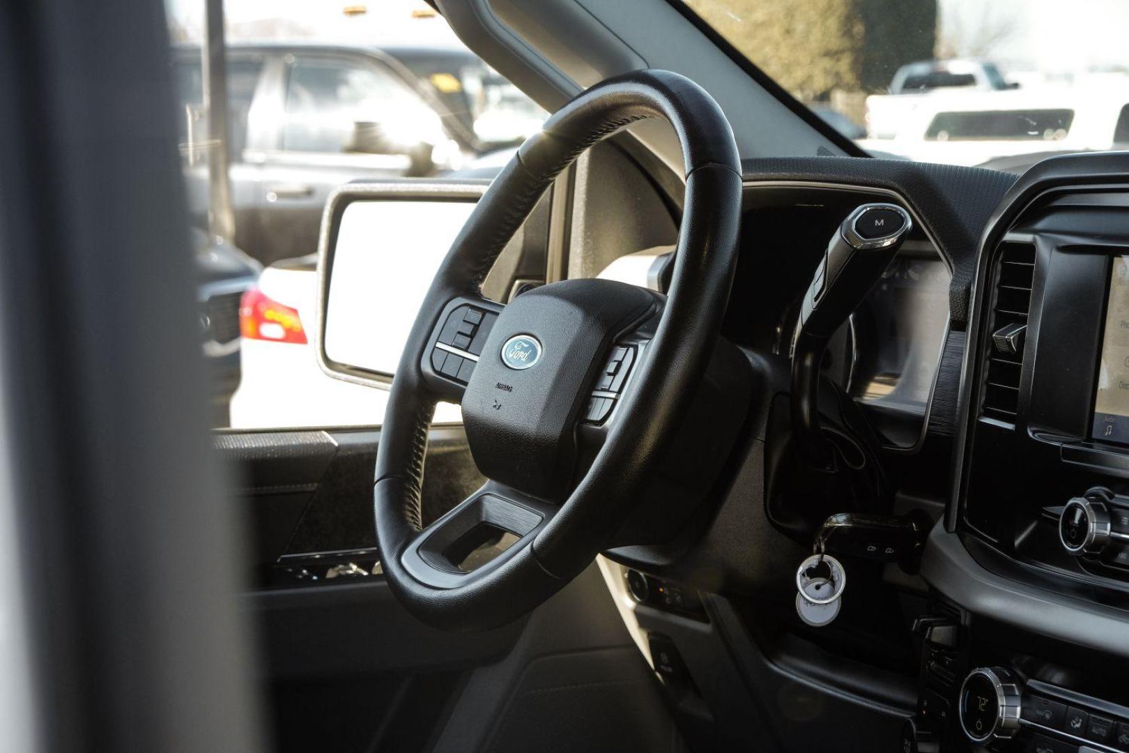 2021 WHITE Ford F-150 XLT SuperCrew 5.5-ft. Bed 4WD (1FTFW1E5XMF) with an 5.0L V8 OHV 16V engine, 6-Speed Automatic transmission, located at 2401 E Main St., Grand Prairie, TX, 75050, (972) 262-4440, 32.748981, -96.969643 - Photo#10