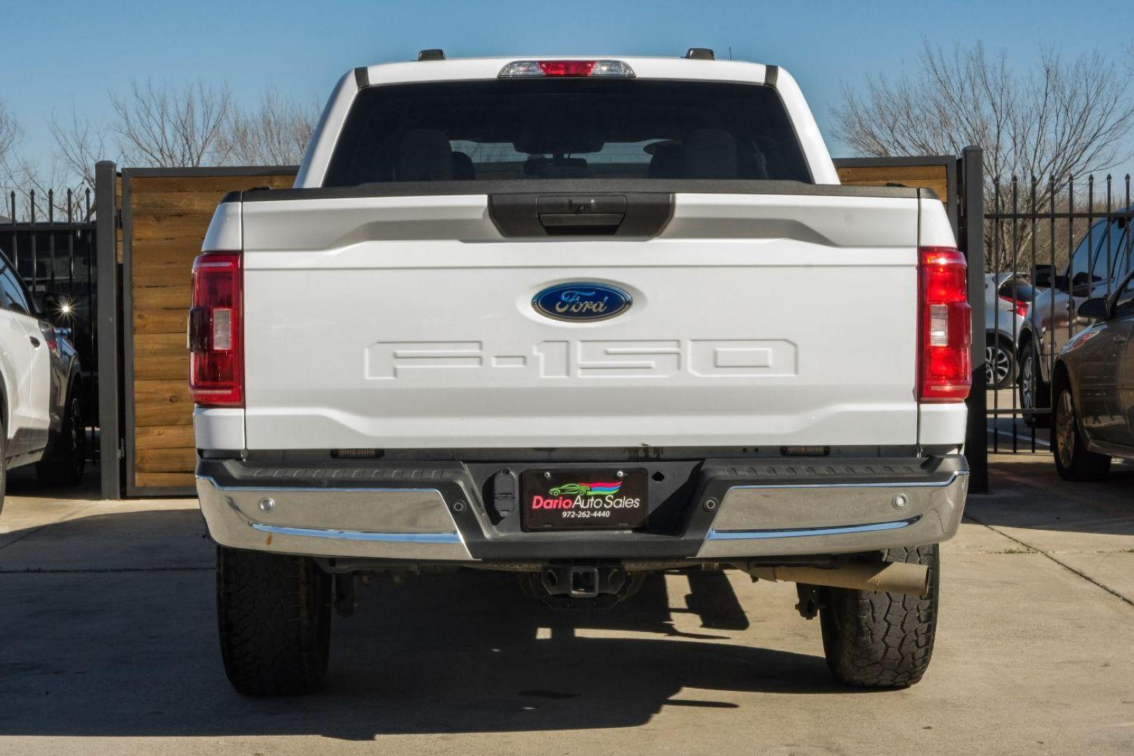 2021 WHITE Ford F-150 XLT SuperCrew 5.5-ft. Bed 4WD (1FTFW1E5XMF) with an 5.0L V8 OHV 16V engine, 6-Speed Automatic transmission, located at 2401 E Main St., Grand Prairie, TX, 75050, (972) 262-4440, 32.748981, -96.969643 - Photo#6