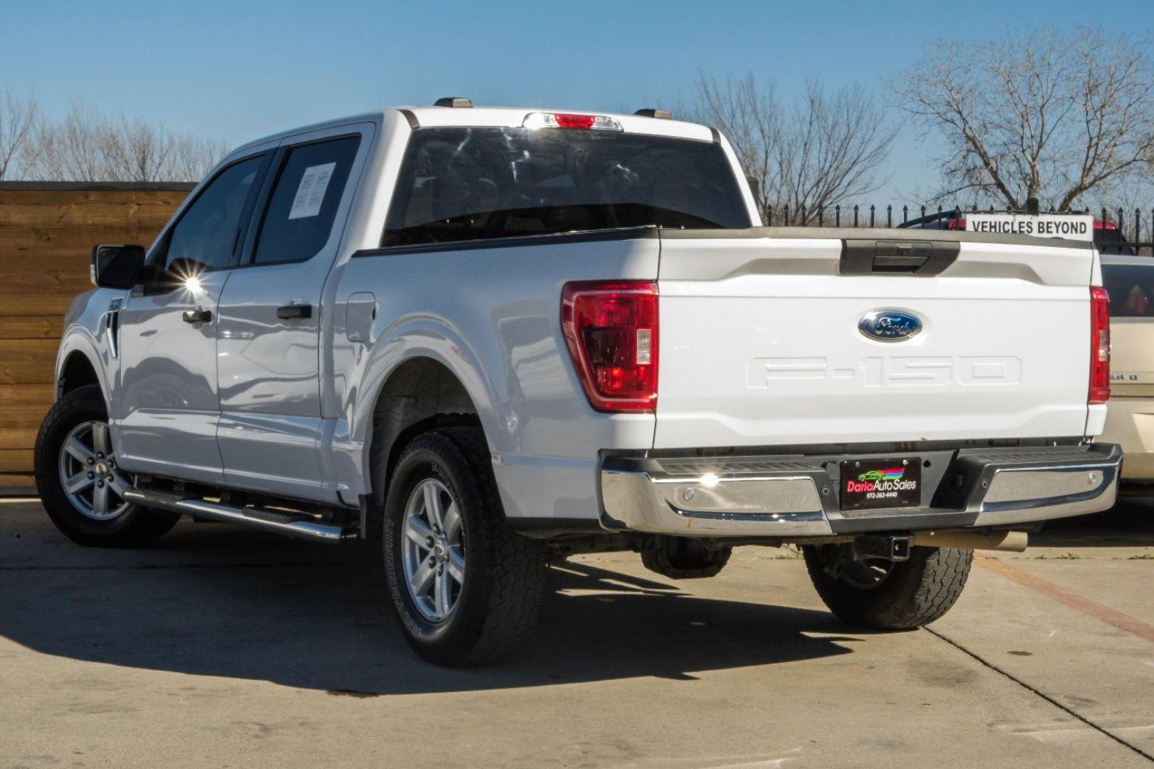 2021 WHITE Ford F-150 XLT SuperCrew 5.5-ft. Bed 4WD (1FTFW1E5XMF) with an 5.0L V8 OHV 16V engine, 6-Speed Automatic transmission, located at 2401 E Main St., Grand Prairie, TX, 75050, (972) 262-4440, 32.748981, -96.969643 - Photo#7