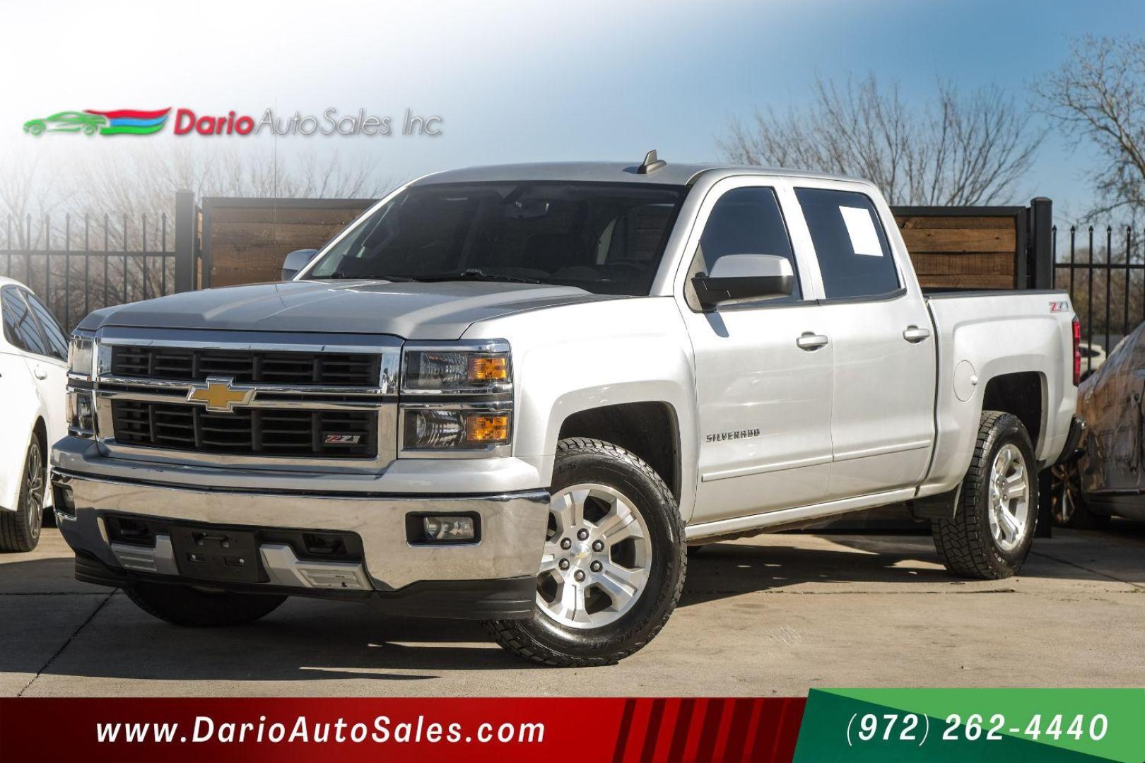 2015 SILVER Chevrolet Silverado 1500 LT Crew Cab 4WD (3GCUKREC7FG) with an 5.3L V8 OHV 16V engine, 6-Speed Automatic transmission, located at 2401 E Main St., Grand Prairie, TX, 75050, (972) 262-4440, 32.748981, -96.969643 - Photo#0