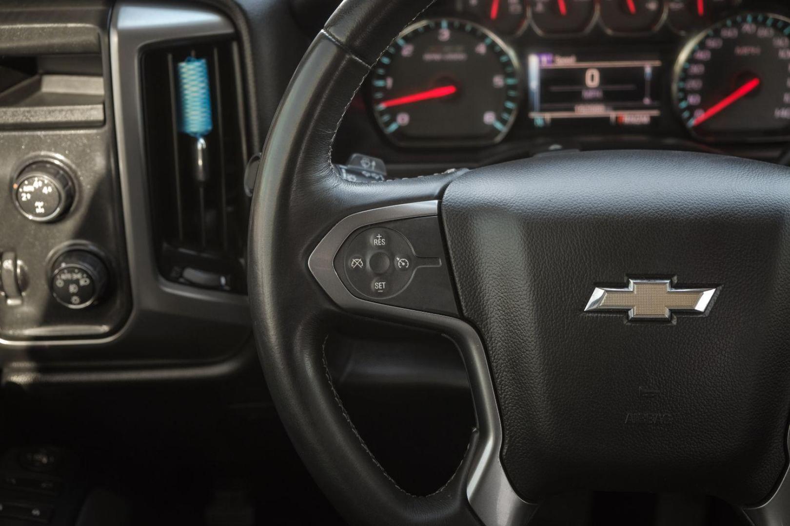 2015 SILVER Chevrolet Silverado 1500 LT Crew Cab 4WD (3GCUKREC7FG) with an 5.3L V8 OHV 16V engine, 6-Speed Automatic transmission, located at 2401 E Main St., Grand Prairie, TX, 75050, (972) 262-4440, 32.748981, -96.969643 - Photo#16