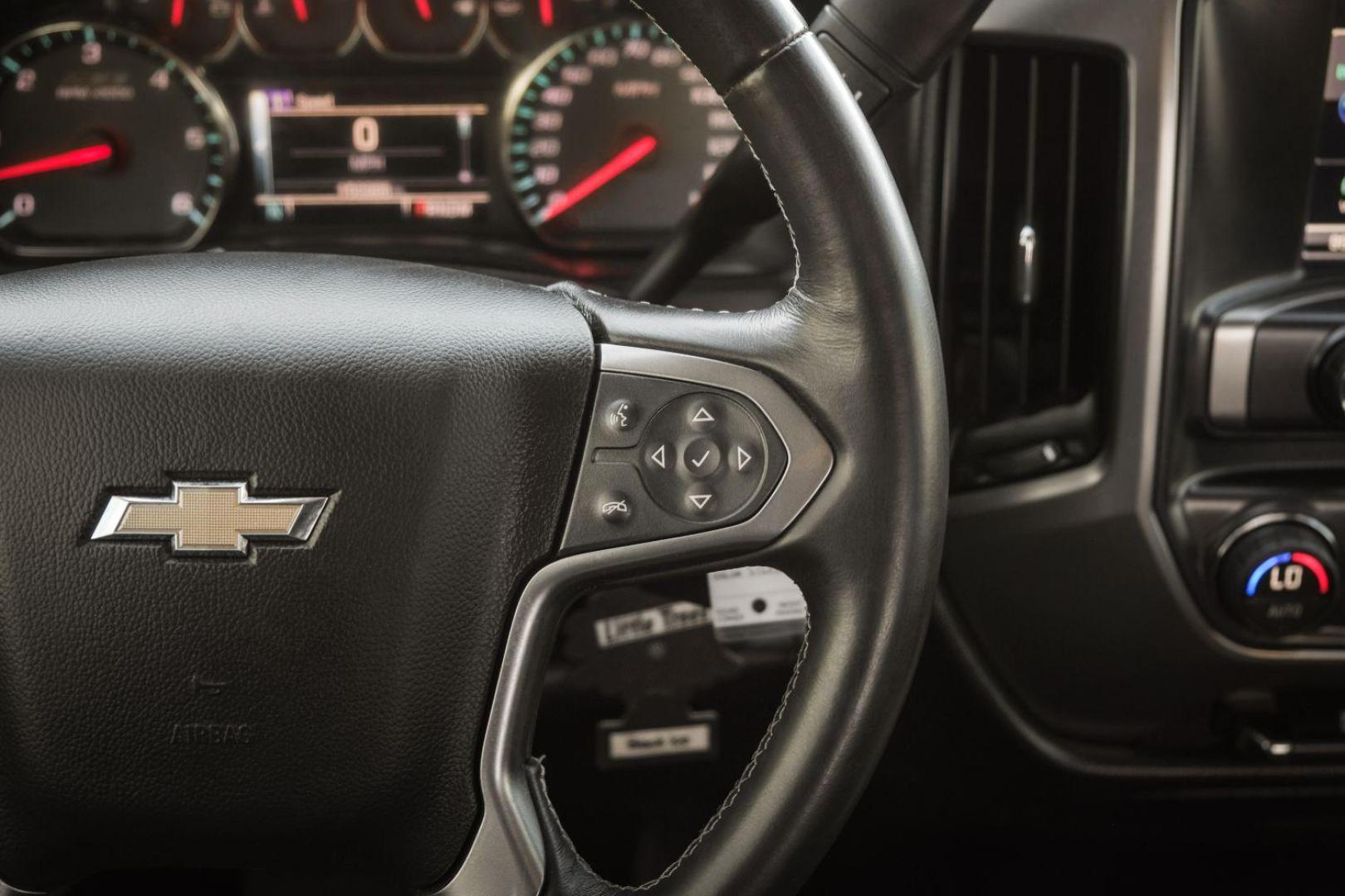 2015 SILVER Chevrolet Silverado 1500 LT Crew Cab 4WD (3GCUKREC7FG) with an 5.3L V8 OHV 16V engine, 6-Speed Automatic transmission, located at 2401 E Main St., Grand Prairie, TX, 75050, (972) 262-4440, 32.748981, -96.969643 - Photo#17