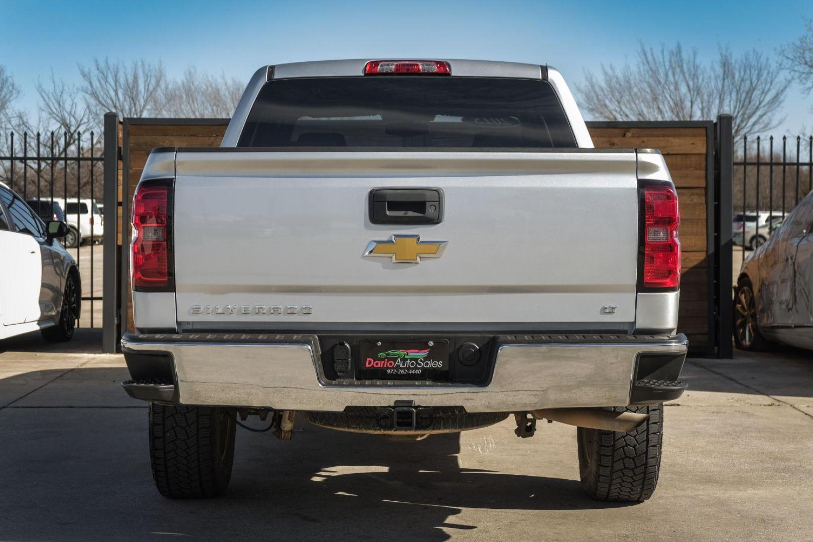 2015 SILVER Chevrolet Silverado 1500 LT Crew Cab 4WD (3GCUKREC7FG) with an 5.3L V8 OHV 16V engine, 6-Speed Automatic transmission, located at 2401 E Main St., Grand Prairie, TX, 75050, (972) 262-4440, 32.748981, -96.969643 - Photo#6