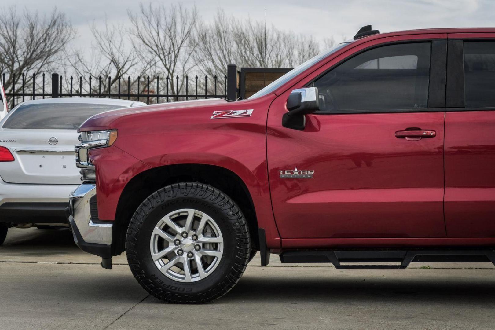 2019 RED Chevrolet Silverado 1500 LT Crew Cab 4WD (3GCUYDED4KG) with an 5.3L V8 OHV 16V engine, 6-Speed Automatic transmission, located at 2401 E Main St., Grand Prairie, TX, 75050, (972) 262-4440, 32.748981, -96.969643 - Photo#9