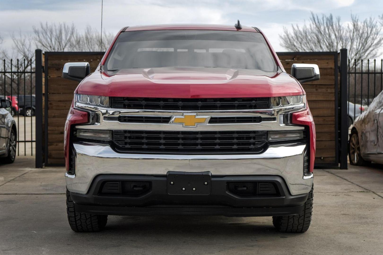 2019 RED Chevrolet Silverado 1500 LT Crew Cab 4WD (3GCUYDED4KG) with an 5.3L V8 OHV 16V engine, 6-Speed Automatic transmission, located at 2401 E Main St., Grand Prairie, TX, 75050, (972) 262-4440, 32.748981, -96.969643 - Photo#2