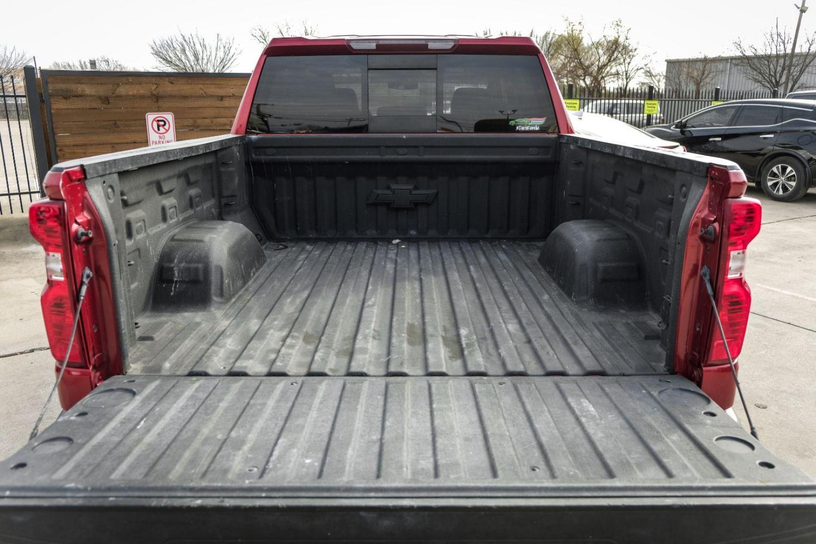 2019 RED Chevrolet Silverado 1500 LT Crew Cab 4WD (3GCUYDED4KG) with an 5.3L V8 OHV 16V engine, 6-Speed Automatic transmission, located at 2401 E Main St., Grand Prairie, TX, 75050, (972) 262-4440, 32.748981, -96.969643 - Photo#48