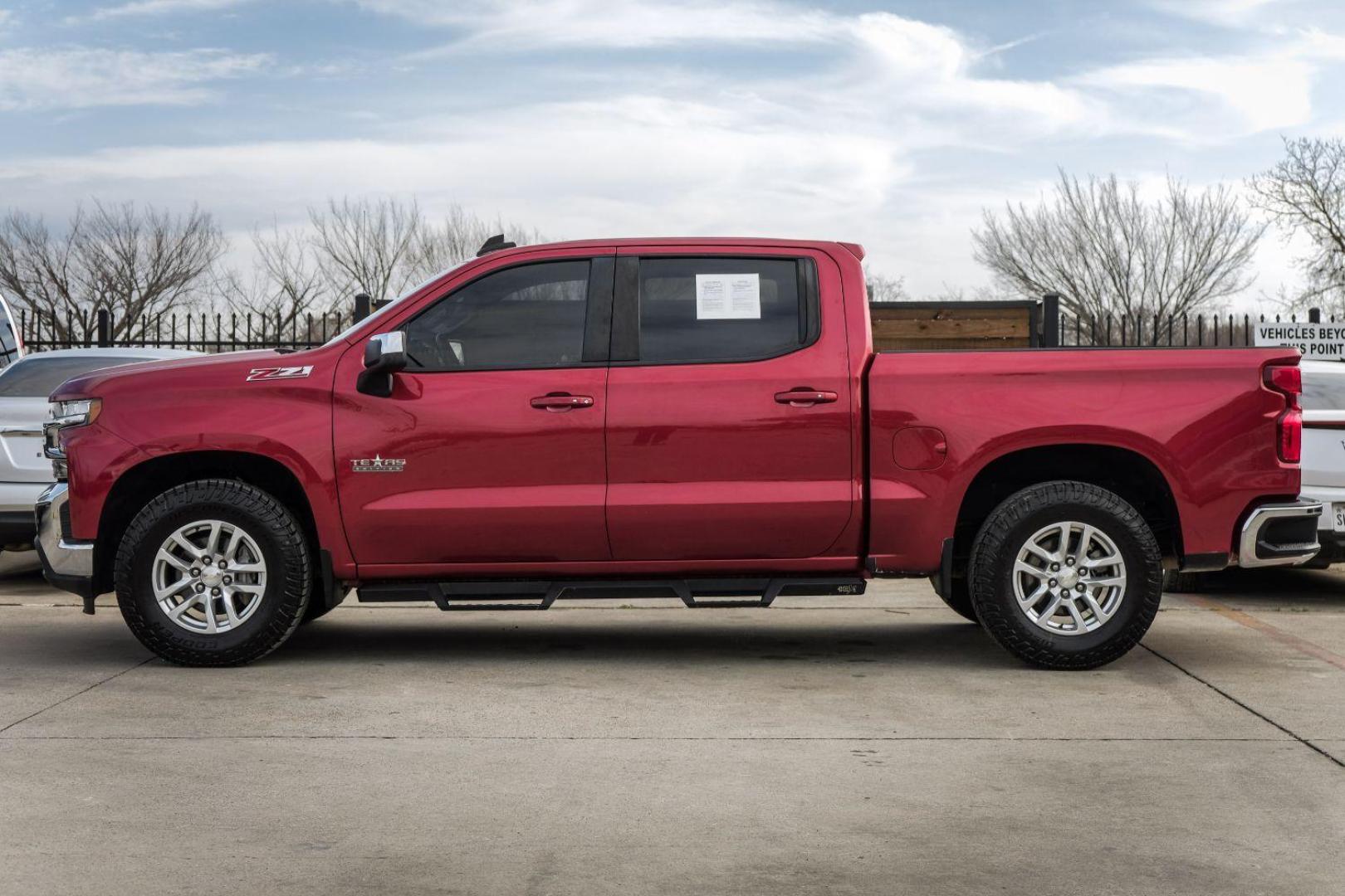 2019 RED Chevrolet Silverado 1500 LT Crew Cab 4WD (3GCUYDED4KG) with an 5.3L V8 OHV 16V engine, 6-Speed Automatic transmission, located at 2401 E Main St., Grand Prairie, TX, 75050, (972) 262-4440, 32.748981, -96.969643 - Photo#8