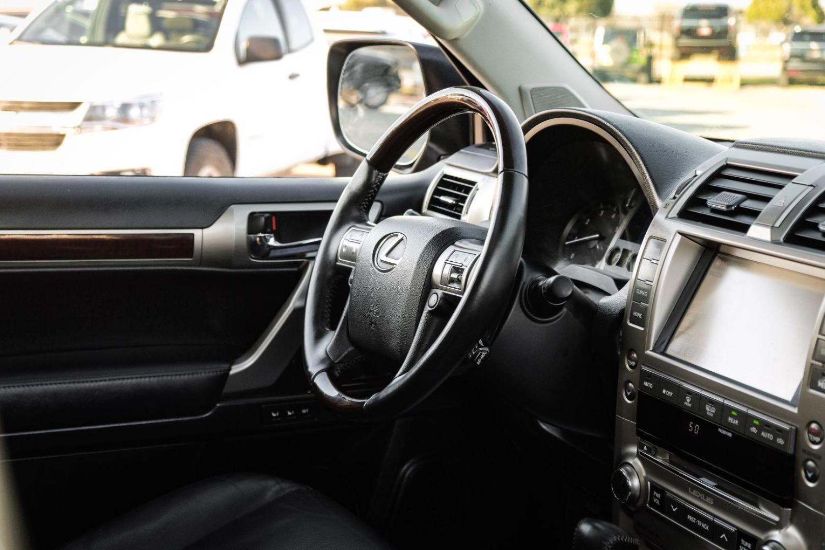 2019 GRAY Lexus GX 460 Base (JTJBM7FX0K5) with an 4.6L V8 DOHC 32V engine, 6-Speed Automatic transmission, located at 2401 E Main St., Grand Prairie, TX, 75050, (972) 262-4440, 32.748981, -96.969643 - Photo#9