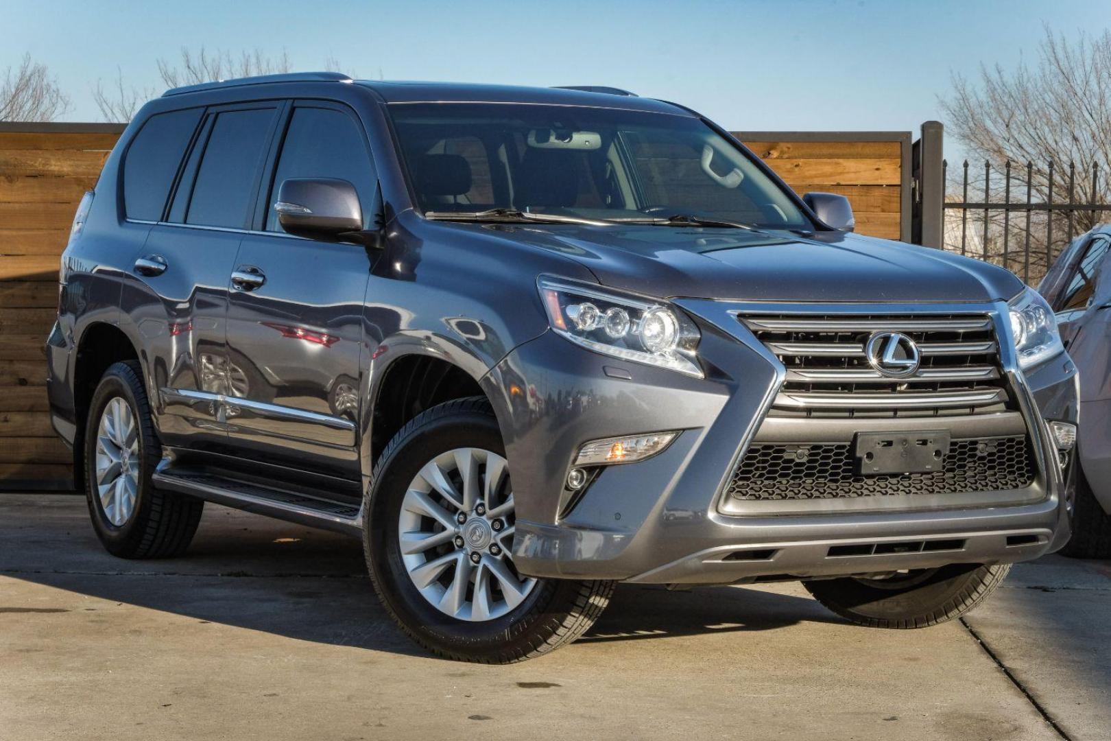 2019 GRAY Lexus GX 460 Base (JTJBM7FX0K5) with an 4.6L V8 DOHC 32V engine, 6-Speed Automatic transmission, located at 2401 E Main St., Grand Prairie, TX, 75050, (972) 262-4440, 32.748981, -96.969643 - Photo#3