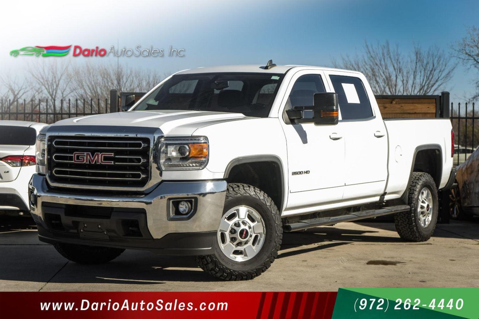 2017 WHITE GMC Sierra 2500HD SLE Crew Cab Long Box 2WD (1GT11SEG4HF) with an 6.0L V8 OHV 16V FFV engine, 6-Speed Automatic transmission, located at 2401 E Main St., Grand Prairie, TX, 75050, (972) 262-4440, 32.748981, -96.969643 - Photo#0