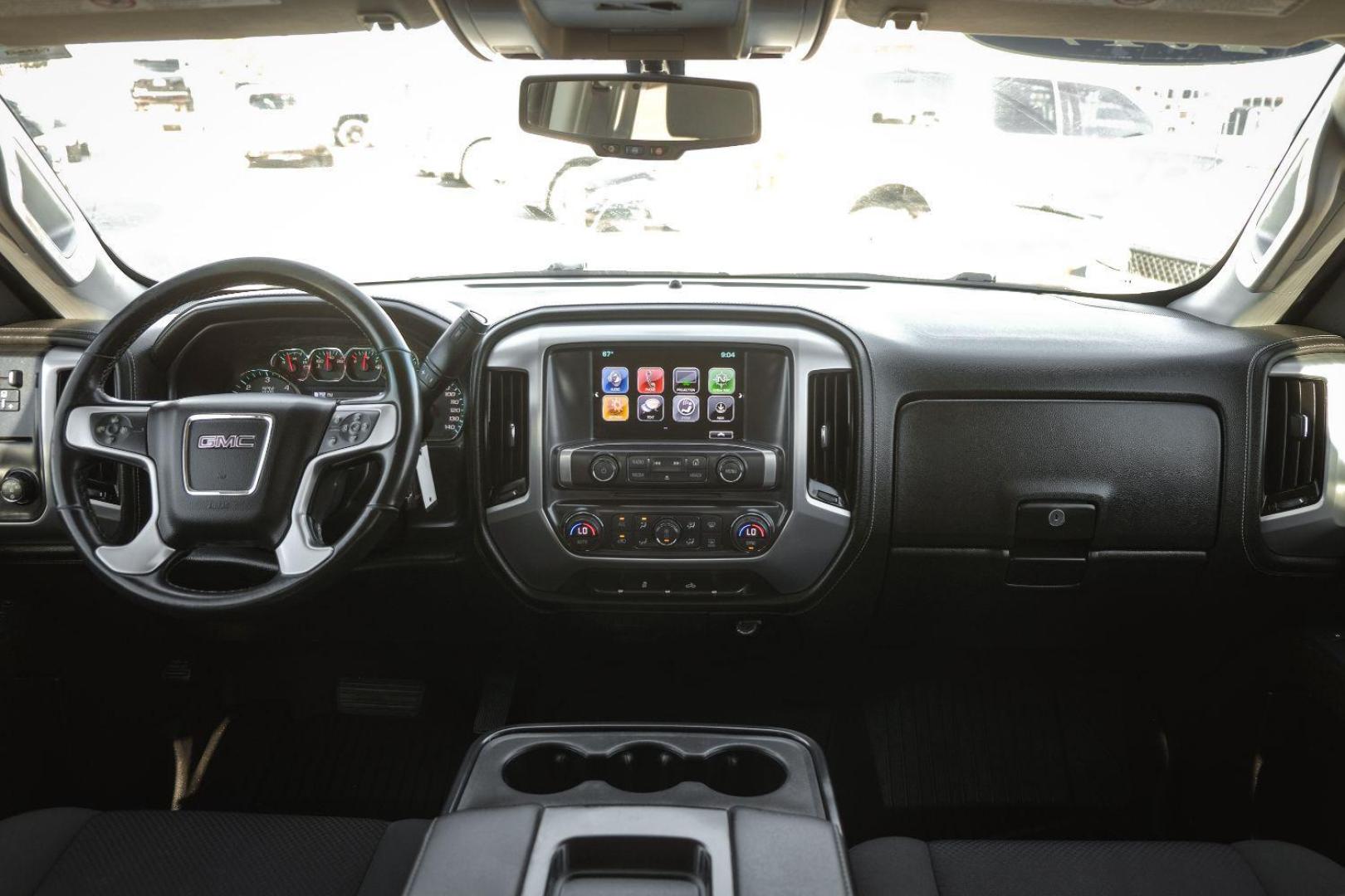 2017 WHITE GMC Sierra 2500HD SLE Crew Cab Long Box 2WD (1GT11SEG4HF) with an 6.0L V8 OHV 16V FFV engine, 6-Speed Automatic transmission, located at 2401 E Main St., Grand Prairie, TX, 75050, (972) 262-4440, 32.748981, -96.969643 - Photo#13