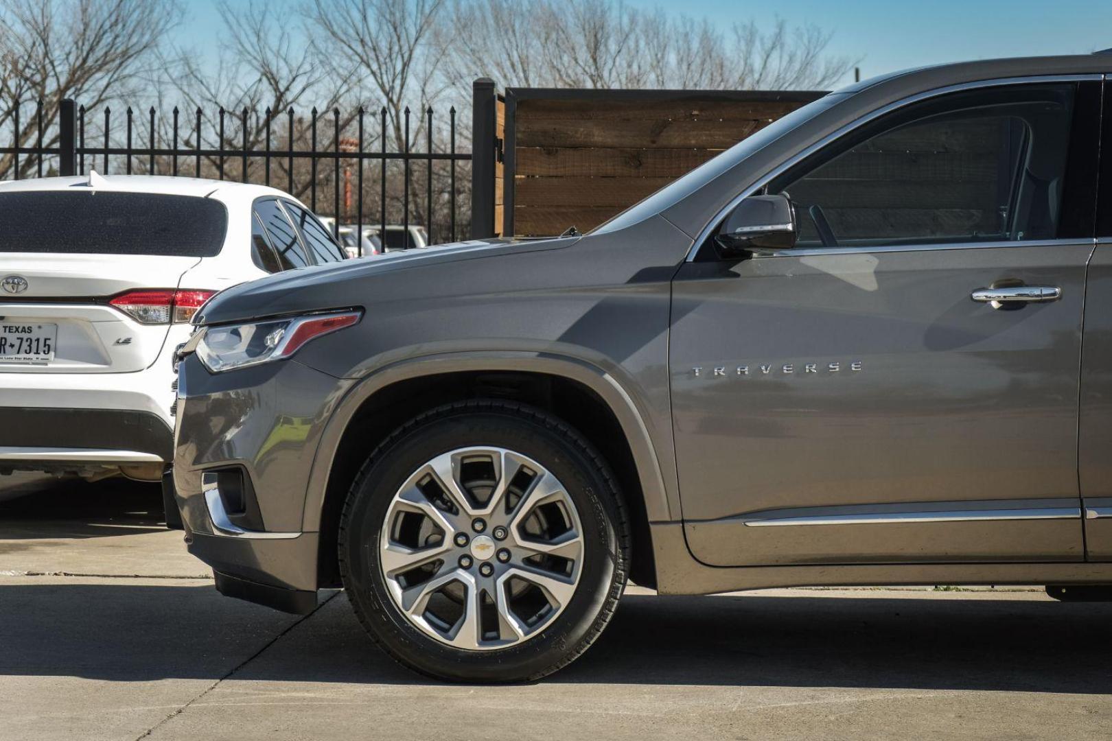 2019 GRAY Chevrolet Traverse Premier FWD (1GNERKKW5KJ) with an 3.6L V6 DOHC 24V engine, 9-Speed Automatic transmission, located at 2401 E Main St., Grand Prairie, TX, 75050, (972) 262-4440, 32.748981, -96.969643 - Photo#9