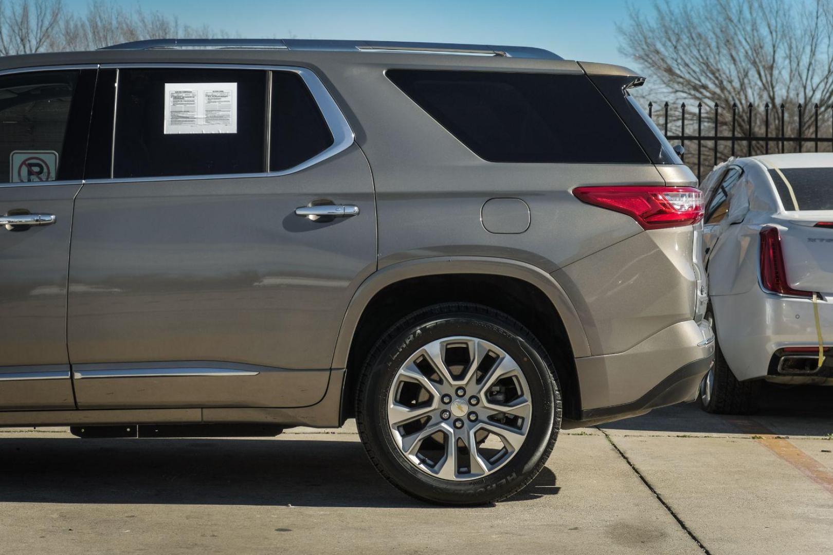 2019 GRAY Chevrolet Traverse Premier FWD (1GNERKKW5KJ) with an 3.6L V6 DOHC 24V engine, 9-Speed Automatic transmission, located at 2401 E Main St., Grand Prairie, TX, 75050, (972) 262-4440, 32.748981, -96.969643 - Photo#10