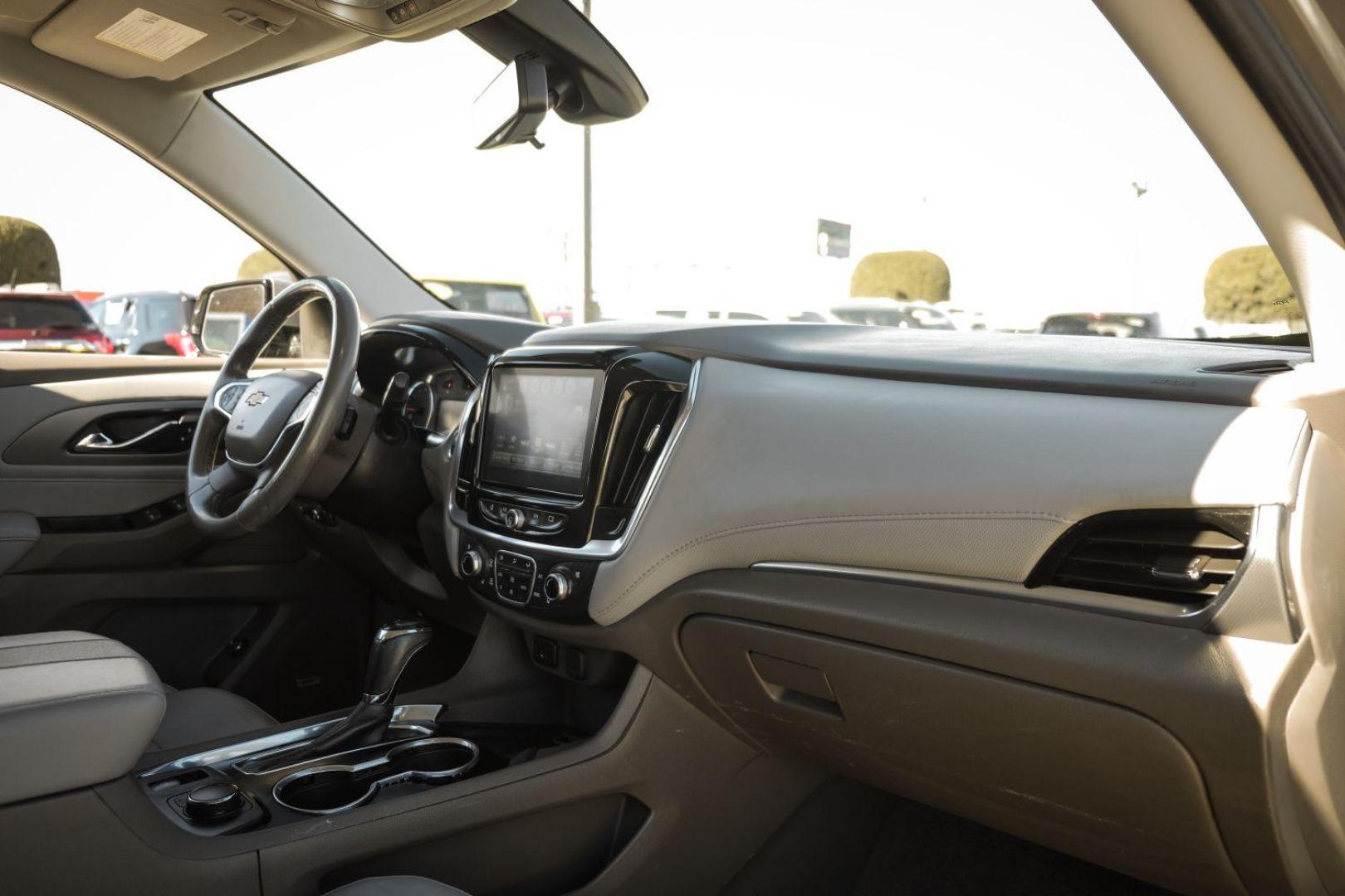 2019 GRAY Chevrolet Traverse Premier FWD (1GNERKKW5KJ) with an 3.6L V6 DOHC 24V engine, 9-Speed Automatic transmission, located at 2401 E Main St., Grand Prairie, TX, 75050, (972) 262-4440, 32.748981, -96.969643 - Photo#11