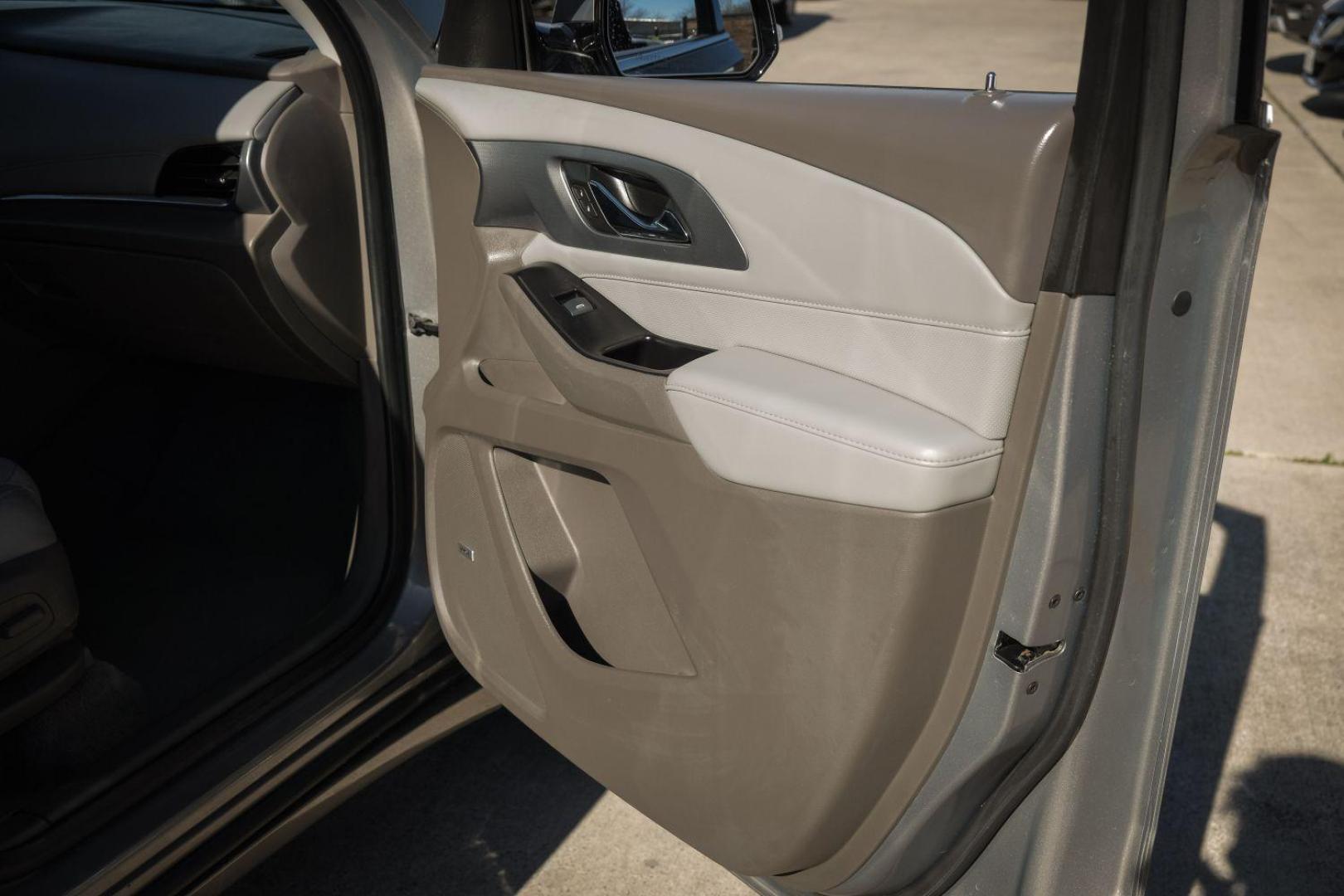 2019 GRAY Chevrolet Traverse Premier FWD (1GNERKKW5KJ) with an 3.6L V6 DOHC 24V engine, 9-Speed Automatic transmission, located at 2401 E Main St., Grand Prairie, TX, 75050, (972) 262-4440, 32.748981, -96.969643 - Photo#42