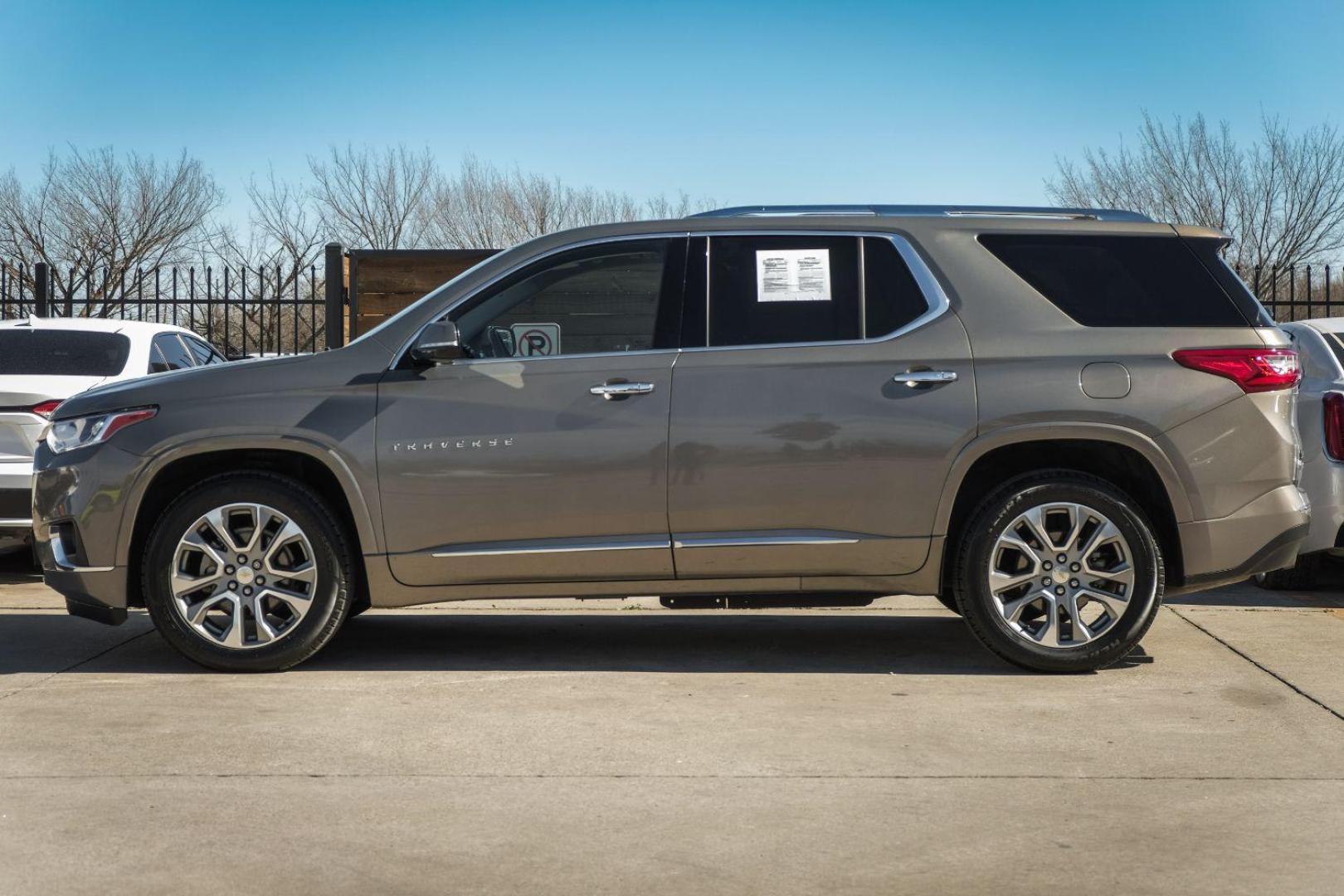 2019 GRAY Chevrolet Traverse Premier FWD (1GNERKKW5KJ) with an 3.6L V6 DOHC 24V engine, 9-Speed Automatic transmission, located at 2401 E Main St., Grand Prairie, TX, 75050, (972) 262-4440, 32.748981, -96.969643 - Photo#8