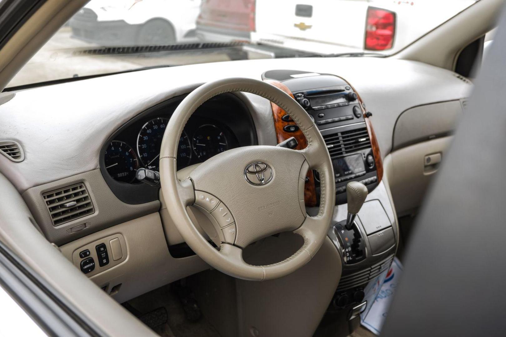 2006 WHITE Toyota Sienna XLE (5TDZA22C26S) with an 3.3L V6 DOHC 24V engine, 5-Speed Automatic transmission, located at 2401 E Main St., Grand Prairie, TX, 75050, (972) 262-4440, 32.748981, -96.969643 - Photo#14