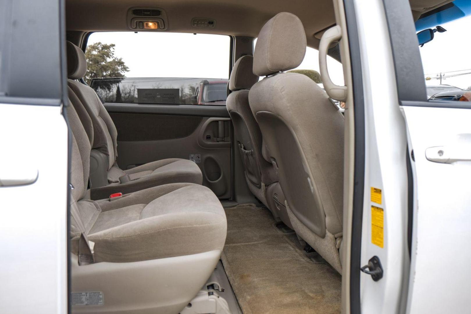 2006 WHITE Toyota Sienna XLE (5TDZA22C26S) with an 3.3L V6 DOHC 24V engine, 5-Speed Automatic transmission, located at 2401 E Main St., Grand Prairie, TX, 75050, (972) 262-4440, 32.748981, -96.969643 - Photo#27