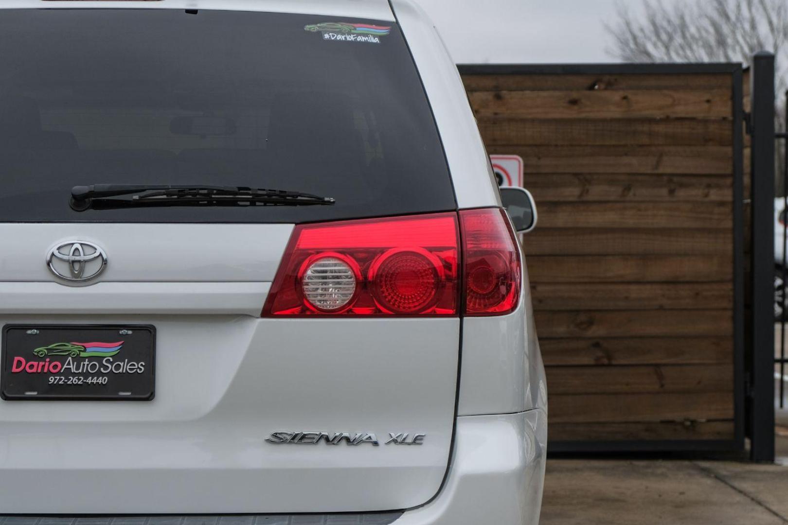 2006 WHITE Toyota Sienna XLE (5TDZA22C26S) with an 3.3L V6 DOHC 24V engine, 5-Speed Automatic transmission, located at 2401 E Main St., Grand Prairie, TX, 75050, (972) 262-4440, 32.748981, -96.969643 - Photo#40