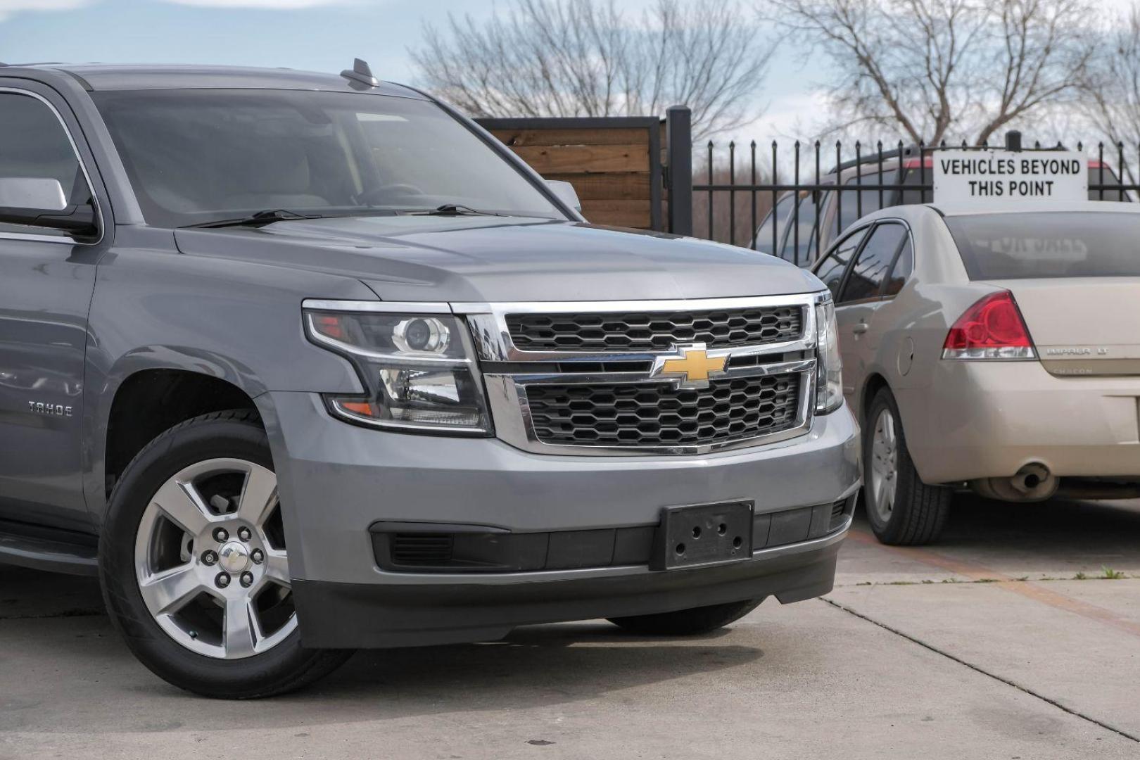 2018 GRAY Chevrolet Tahoe LS 2WD (1GNSCAKC6JR) with an 5.3L V8 OHV 16V engine, 6-Speed Automatic transmission, located at 2401 E Main St., Grand Prairie, TX, 75050, (972) 262-4440, 32.748981, -96.969643 - Photo#10