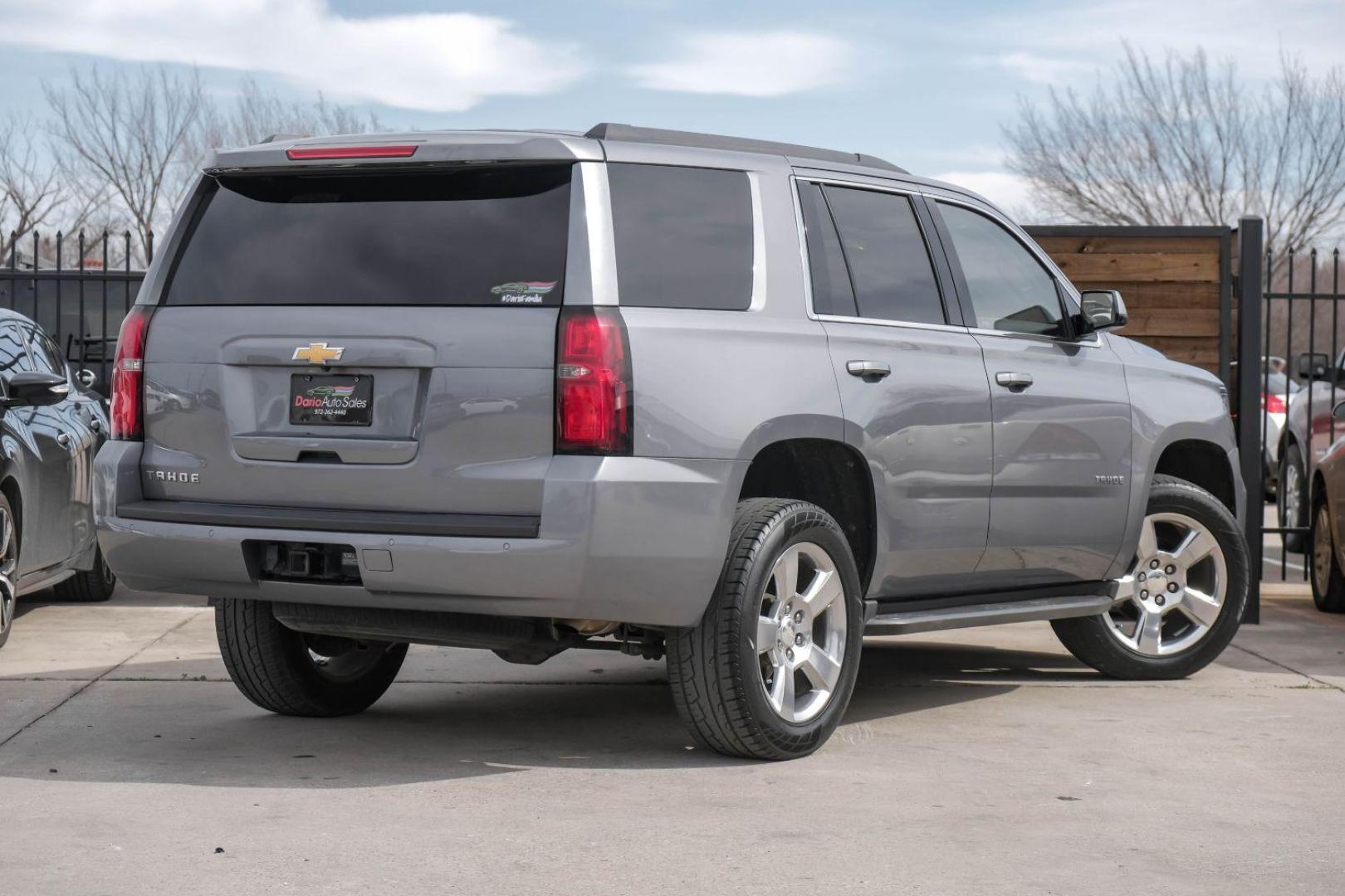 2018 GRAY Chevrolet Tahoe LS 2WD (1GNSCAKC6JR) with an 5.3L V8 OHV 16V engine, 6-Speed Automatic transmission, located at 2401 E Main St., Grand Prairie, TX, 75050, (972) 262-4440, 32.748981, -96.969643 - Photo#12