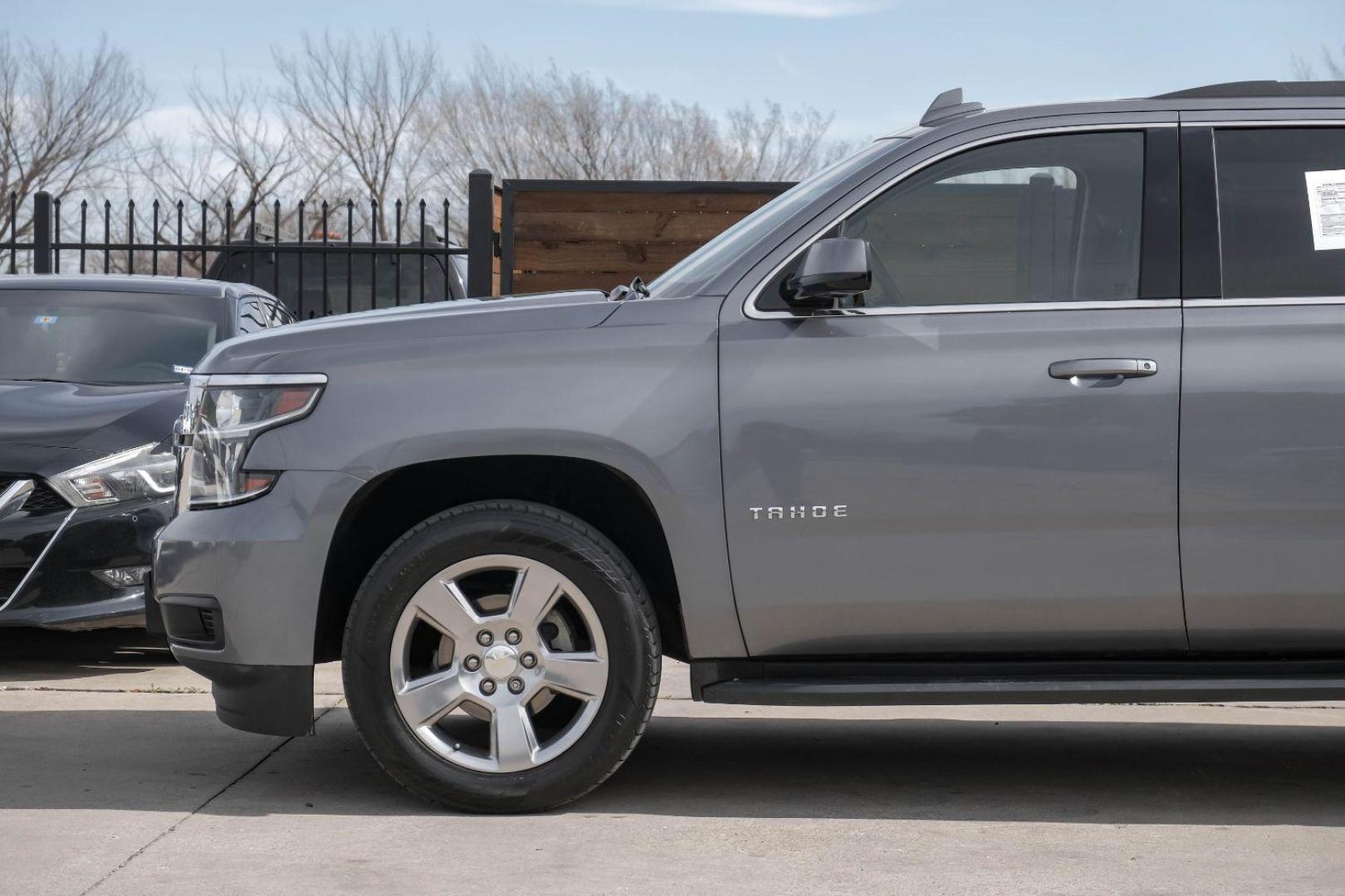 2018 GRAY Chevrolet Tahoe LS 2WD (1GNSCAKC6JR) with an 5.3L V8 OHV 16V engine, 6-Speed Automatic transmission, located at 2401 E Main St., Grand Prairie, TX, 75050, (972) 262-4440, 32.748981, -96.969643 - Photo#16