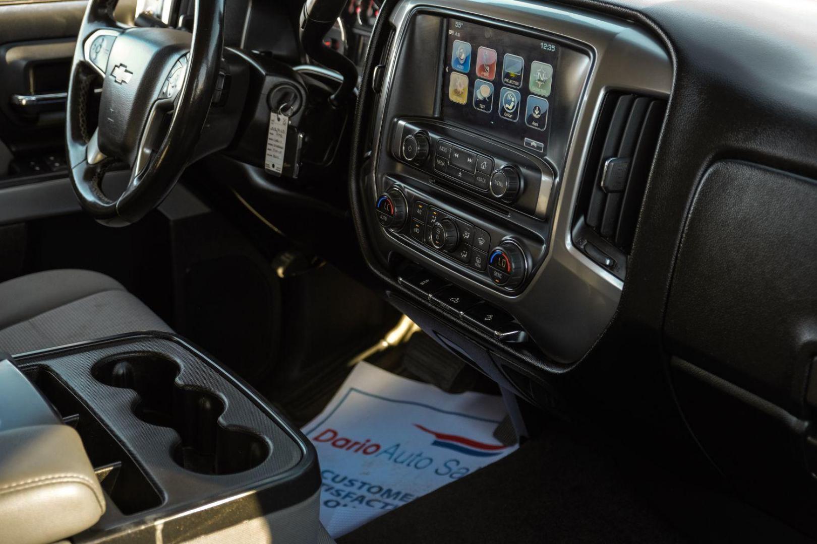 2018 BLUE Chevrolet Silverado 1500 LT Crew Cab Long Box 4WD (3GCUKREC9JG) with an 5.3L V8 OHV 16V engine, 6-Speed Automatic transmission, located at 2401 E Main St., Grand Prairie, TX, 75050, (972) 262-4440, 32.748981, -96.969643 - Photo#19