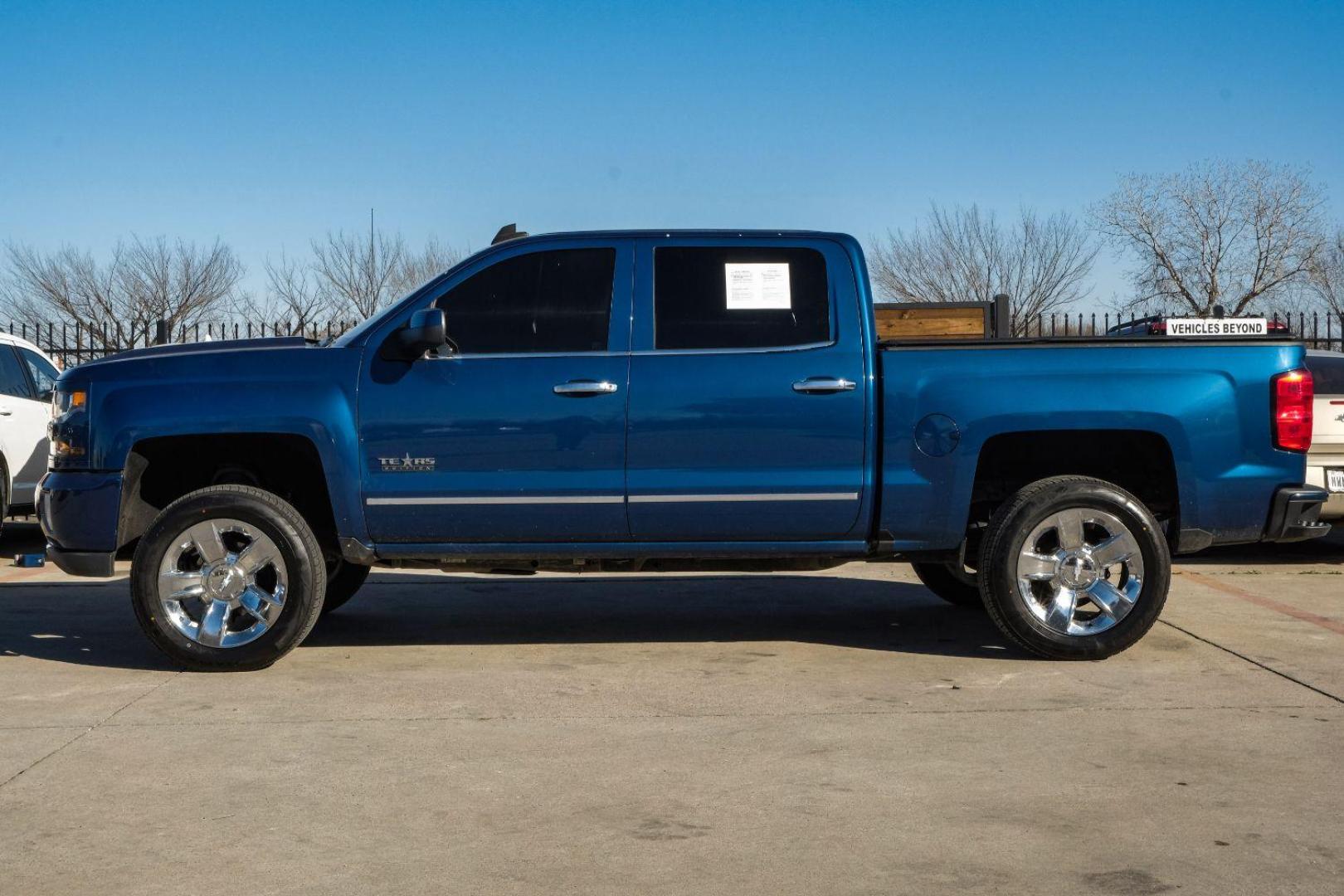 2018 BLUE Chevrolet Silverado 1500 LT Crew Cab Long Box 4WD (3GCUKREC9JG) with an 5.3L V8 OHV 16V engine, 6-Speed Automatic transmission, located at 2401 E Main St., Grand Prairie, TX, 75050, (972) 262-4440, 32.748981, -96.969643 - Photo#8