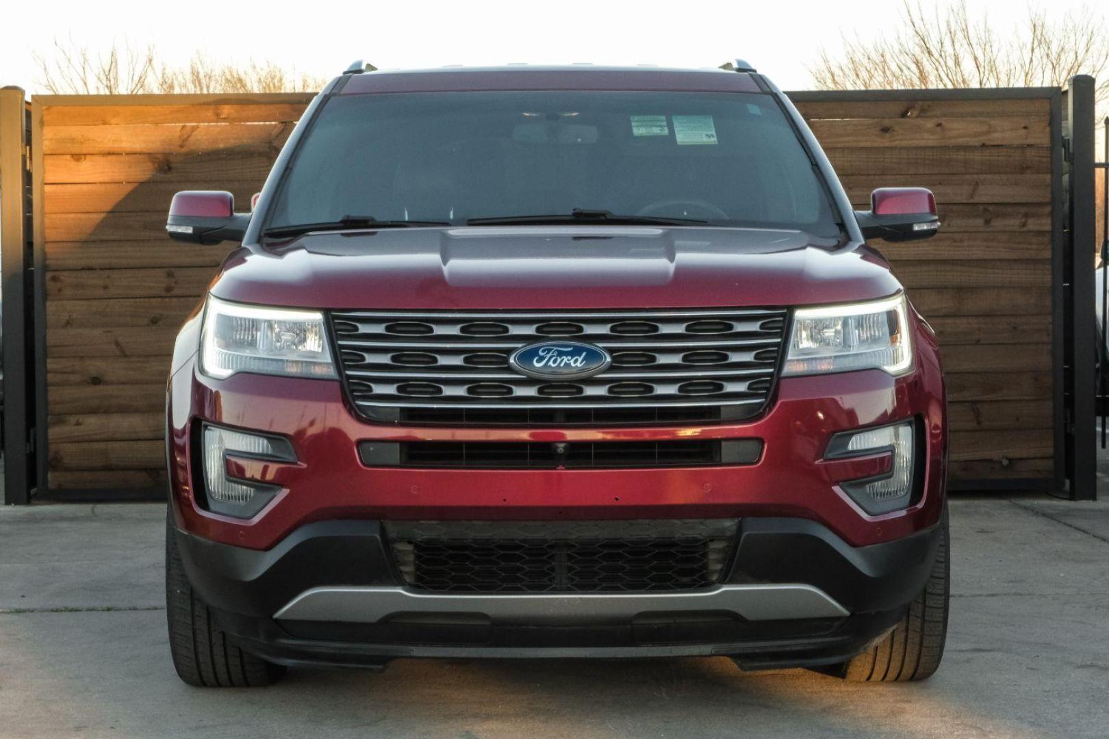 2016 RED Ford Explorer Limited FWD (1FM5K7F89GG) with an 3.5L V6 DOHC 24V engine, 6-Speed Automatic transmission, located at 2401 E Main St., Grand Prairie, TX, 75050, (972) 262-4440, 32.748981, -96.969643 - Photo#4