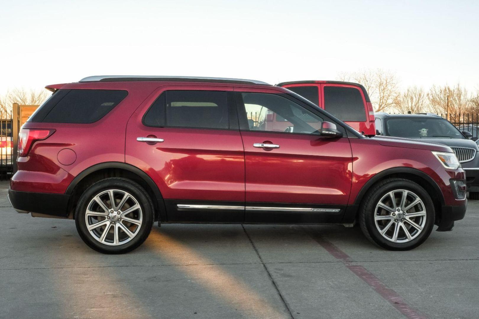 2016 RED Ford Explorer Limited FWD (1FM5K7F89GG) with an 3.5L V6 DOHC 24V engine, 6-Speed Automatic transmission, located at 2401 E Main St., Grand Prairie, TX, 75050, (972) 262-4440, 32.748981, -96.969643 - Photo#6