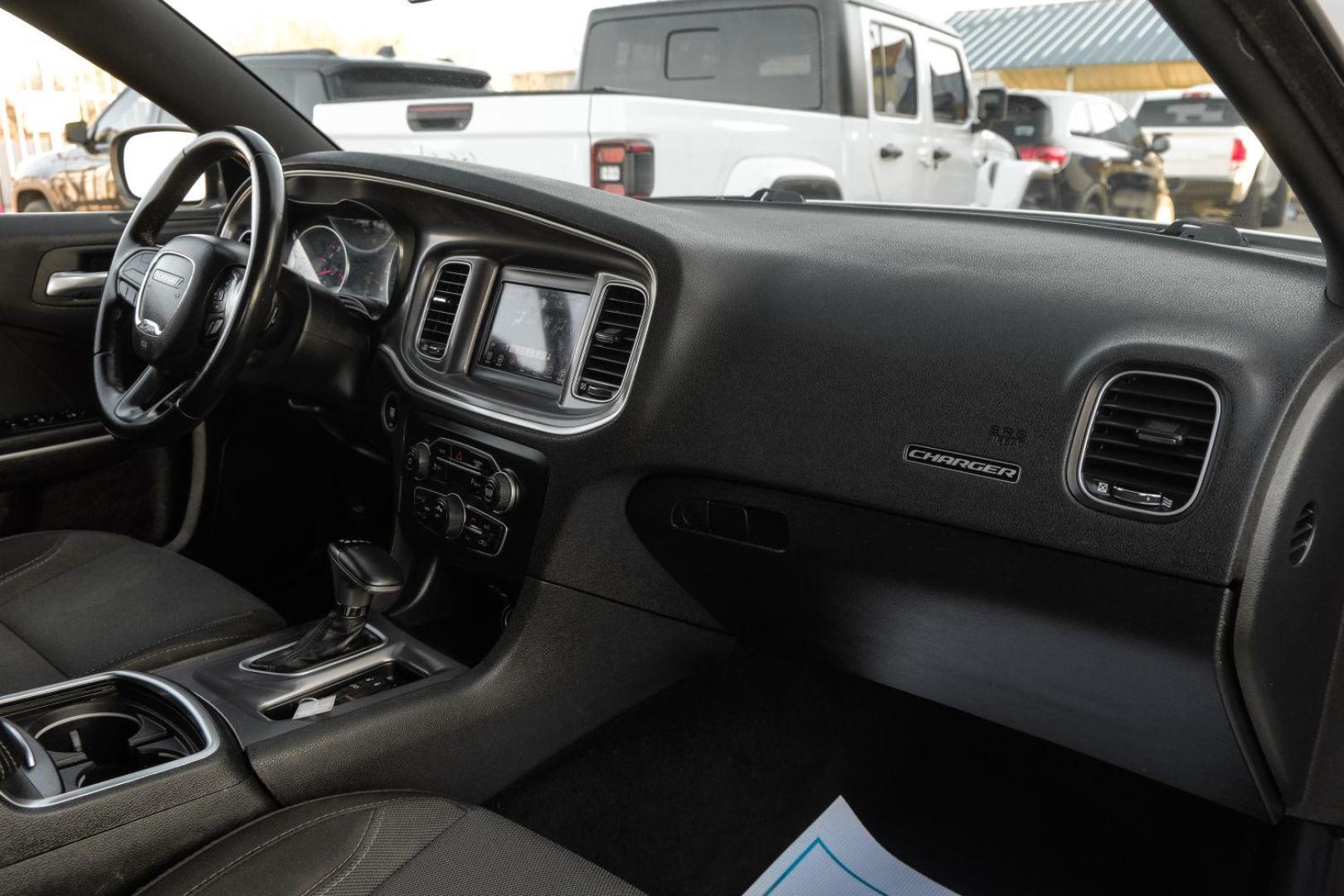 2019 WHITE Dodge Charger SXT (2C3CDXBG3KH) with an 3.6L V6 DOHC 24V engine, 8-Speed Automatic transmission, located at 2401 E Main St., Grand Prairie, TX, 75050, (972) 262-4440, 32.748981, -96.969643 - Photo#15