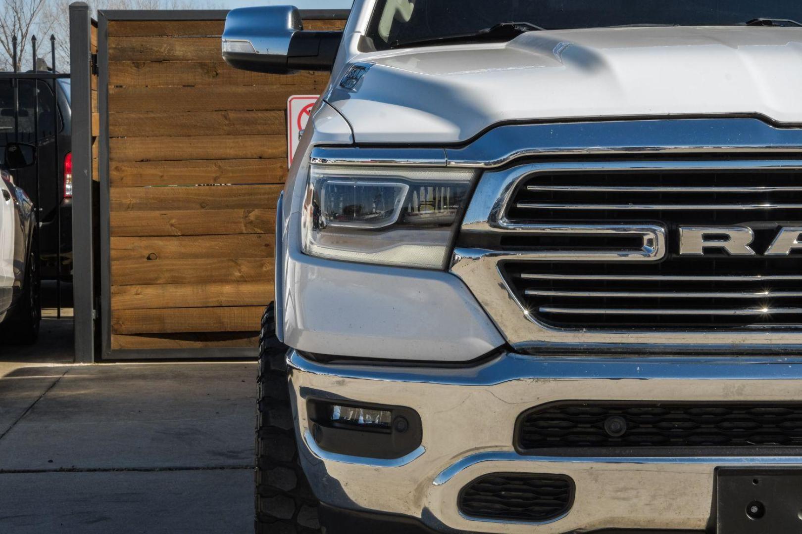 2019 WHITE RAM 1500 Laramie Crew Cab SWB 4WD (1C6SRFJT0KN) with an 5.7L V8 OHV 16V engine, 8-Speed Automatic transmission, located at 2401 E Main St., Grand Prairie, TX, 75050, (972) 262-4440, 32.748981, -96.969643 - Photo#42