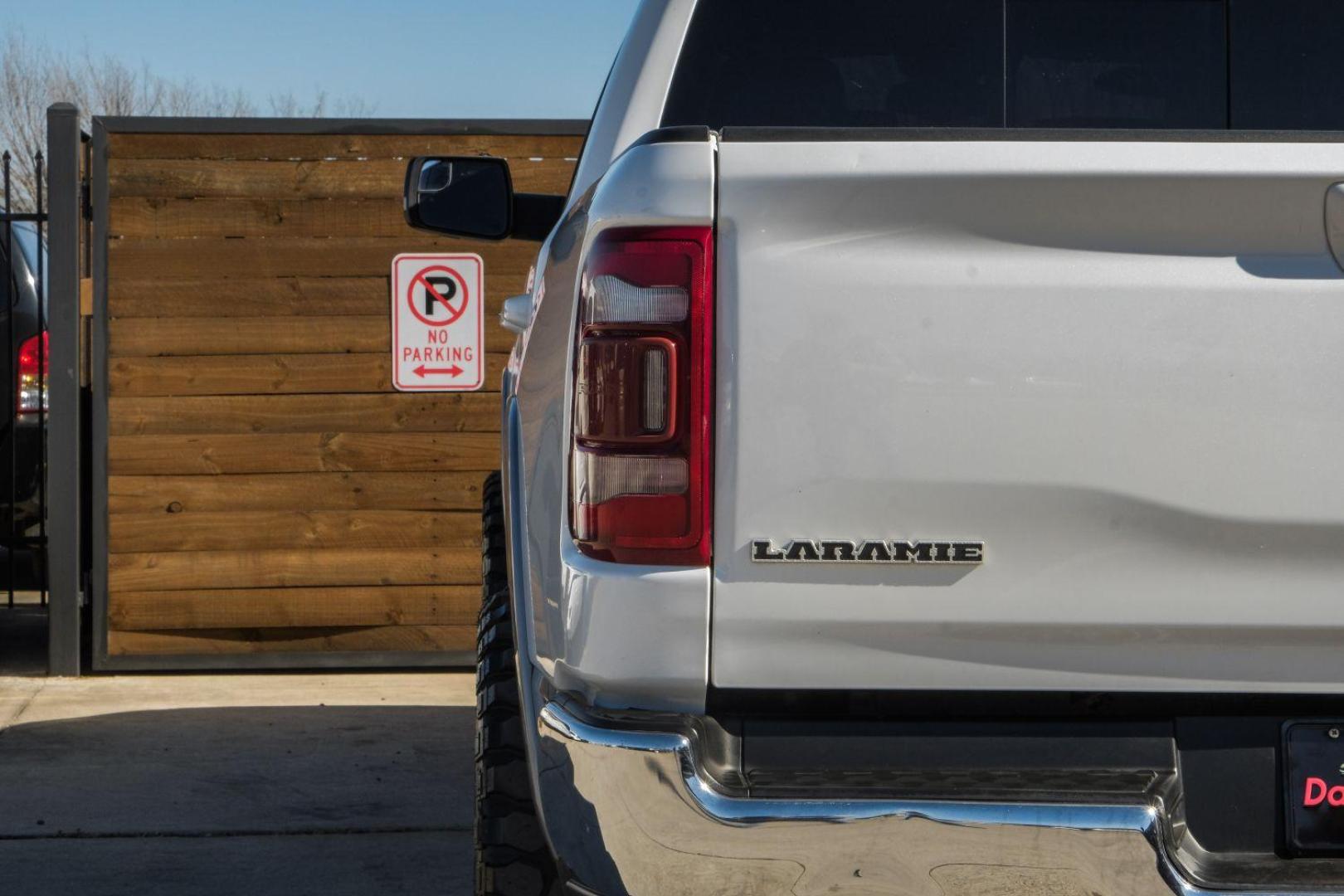 2019 WHITE RAM 1500 Laramie Crew Cab SWB 4WD (1C6SRFJT0KN) with an 5.7L V8 OHV 16V engine, 8-Speed Automatic transmission, located at 2401 E Main St., Grand Prairie, TX, 75050, (972) 262-4440, 32.748981, -96.969643 - Photo#43