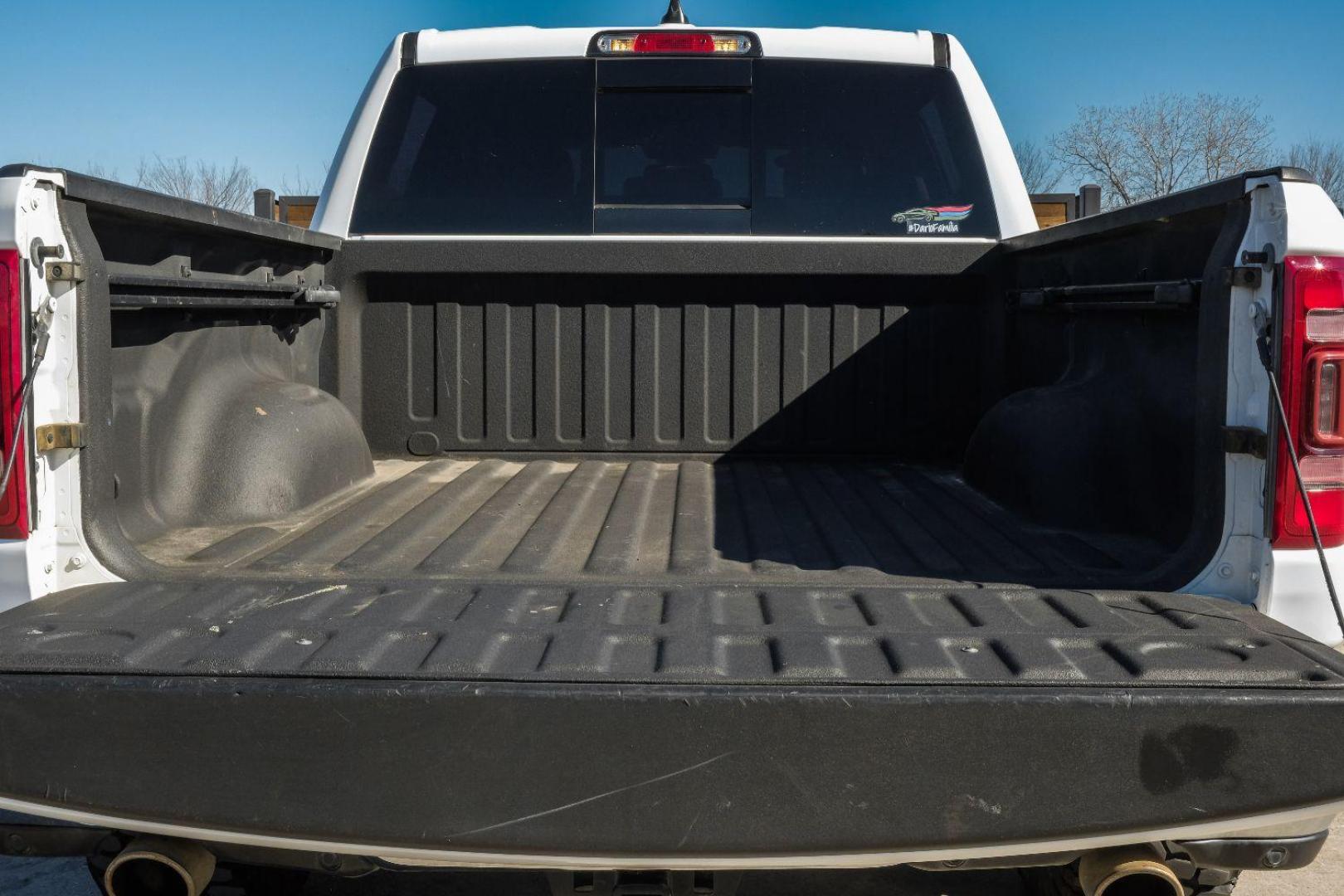 2019 WHITE RAM 1500 Laramie Crew Cab SWB 4WD (1C6SRFJT0KN) with an 5.7L V8 OHV 16V engine, 8-Speed Automatic transmission, located at 2401 E Main St., Grand Prairie, TX, 75050, (972) 262-4440, 32.748981, -96.969643 - Photo#47