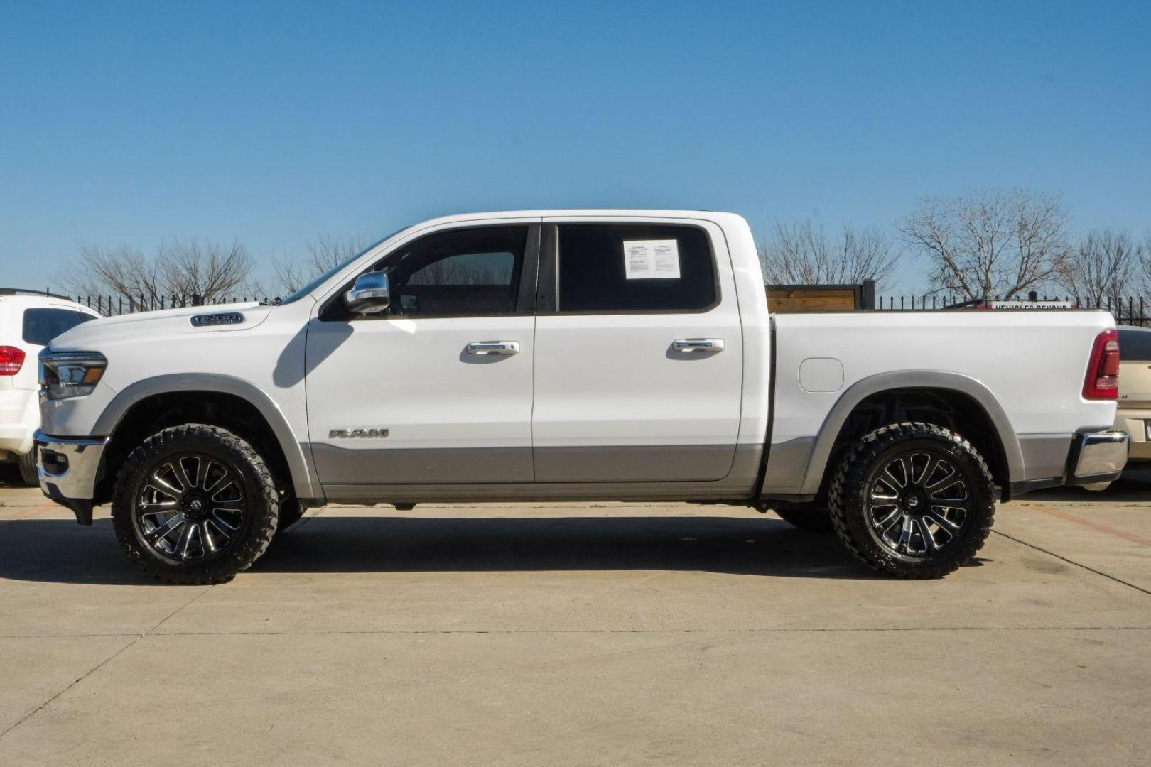 2019 WHITE RAM 1500 Laramie Crew Cab SWB 4WD (1C6SRFJT0KN) with an 5.7L V8 OHV 16V engine, 8-Speed Automatic transmission, located at 2401 E Main St., Grand Prairie, TX, 75050, (972) 262-4440, 32.748981, -96.969643 - Photo#8