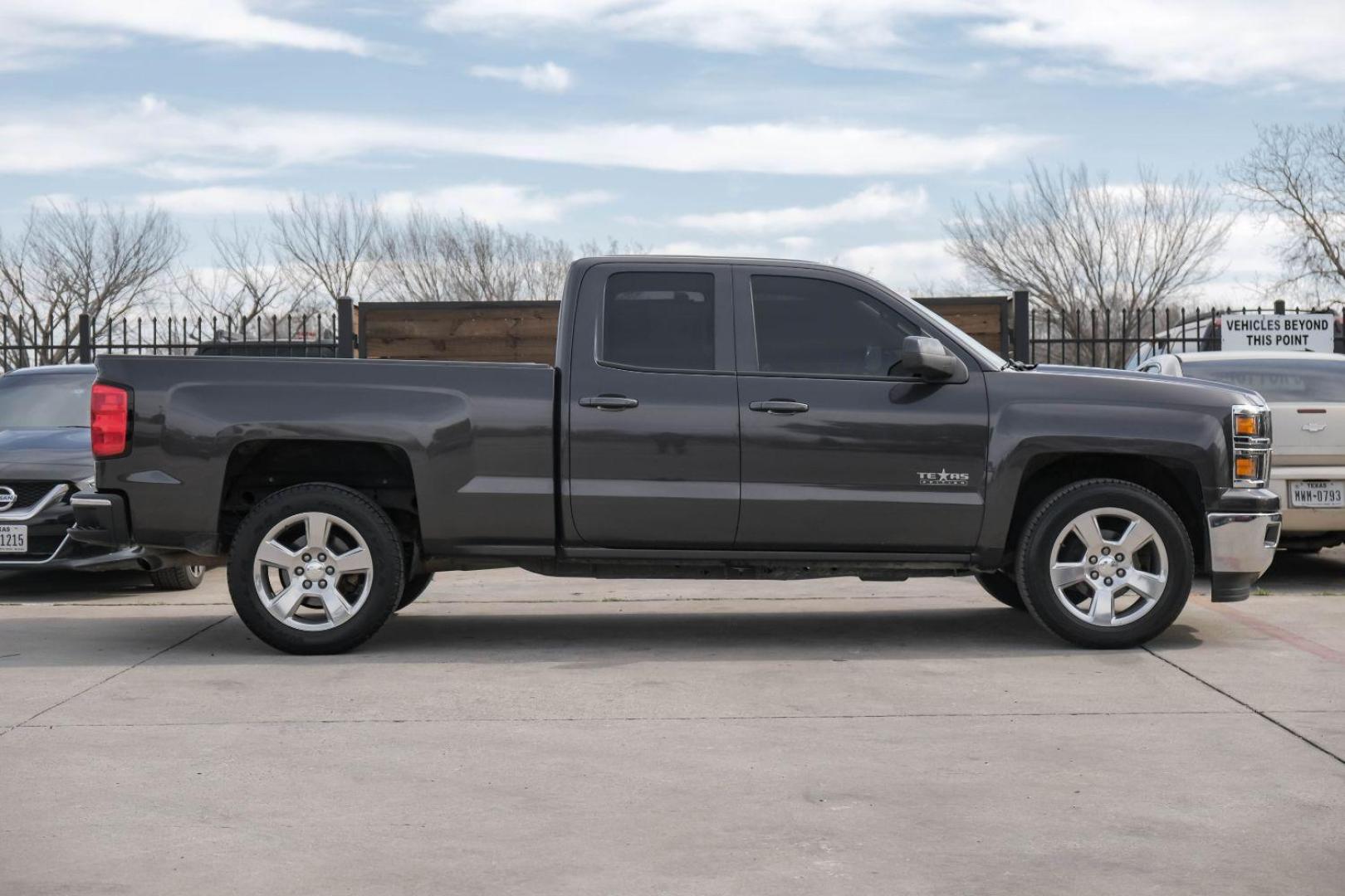 2014 GRAY Chevrolet Silverado 1500 1LT Double Cab 2WD (1GCRCREH4EZ) with an 4.3L V6 OHV 12V engine, 6-Speed Automatic transmission, located at 2401 E Main St., Grand Prairie, TX, 75050, (972) 262-4440, 32.748981, -96.969643 - Photo#11