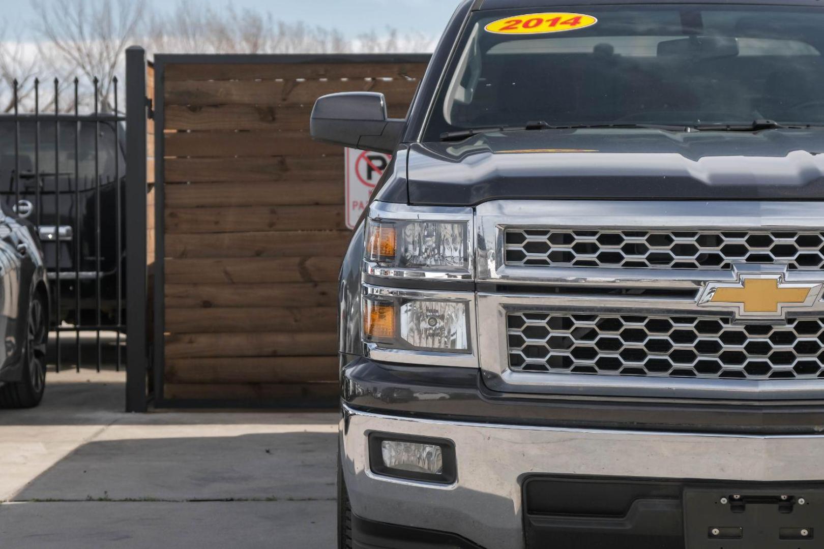 2014 GRAY Chevrolet Silverado 1500 1LT Double Cab 2WD (1GCRCREH4EZ) with an 4.3L V6 OHV 12V engine, 6-Speed Automatic transmission, located at 2401 E Main St., Grand Prairie, TX, 75050, (972) 262-4440, 32.748981, -96.969643 - Photo#47