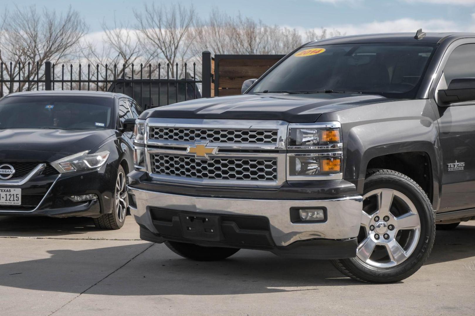 2014 GRAY Chevrolet Silverado 1500 1LT Double Cab 2WD (1GCRCREH4EZ) with an 4.3L V6 OHV 12V engine, 6-Speed Automatic transmission, located at 2401 E Main St., Grand Prairie, TX, 75050, (972) 262-4440, 32.748981, -96.969643 - Photo#5