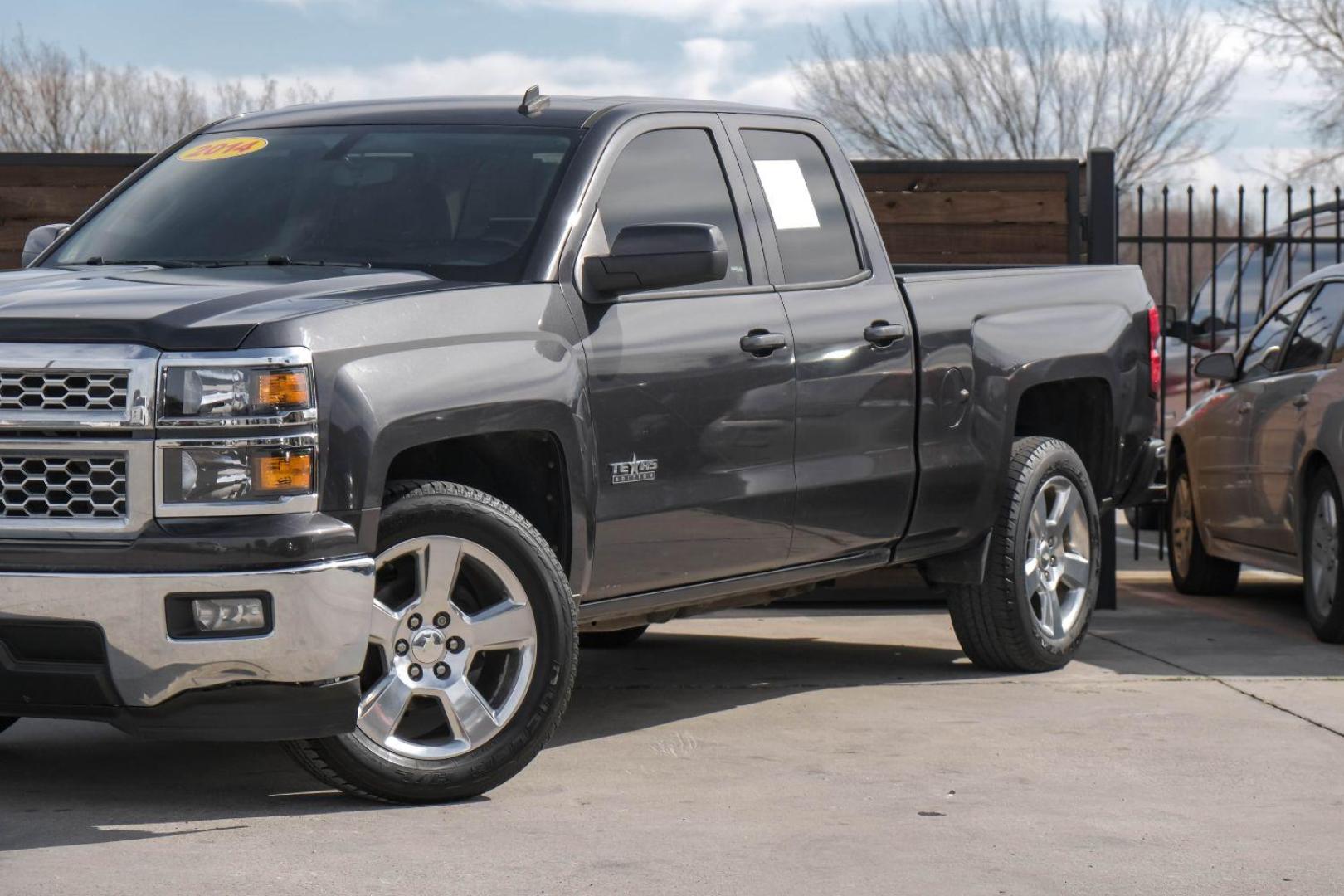 2014 GRAY Chevrolet Silverado 1500 1LT Double Cab 2WD (1GCRCREH4EZ) with an 4.3L V6 OHV 12V engine, 6-Speed Automatic transmission, located at 2401 E Main St., Grand Prairie, TX, 75050, (972) 262-4440, 32.748981, -96.969643 - Photo#6