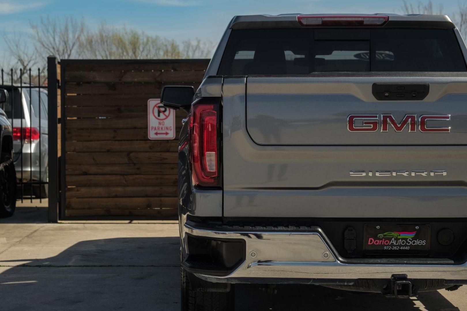 2020 GRAY GMC Sierra 1500 SLT Crew Cab Short Box 2WD (3GTP8DEDXLG) with an 5.3L V8 OHV 16V engine, 6-Speed Automatic transmission, located at 2401 E Main St., Grand Prairie, TX, 75050, (972) 262-4440, 32.748981, -96.969643 - Photo#47