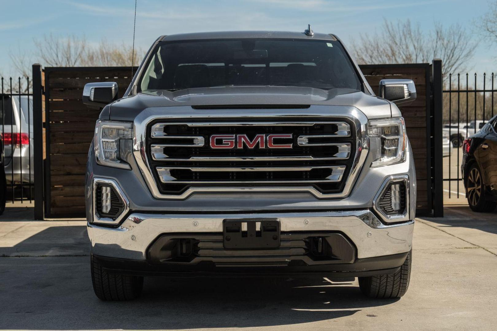 2020 GRAY GMC Sierra 1500 SLT Crew Cab Short Box 2WD (3GTP8DEDXLG) with an 5.3L V8 OHV 16V engine, 6-Speed Automatic transmission, located at 2401 E Main St., Grand Prairie, TX, 75050, (972) 262-4440, 32.748981, -96.969643 - Photo#4